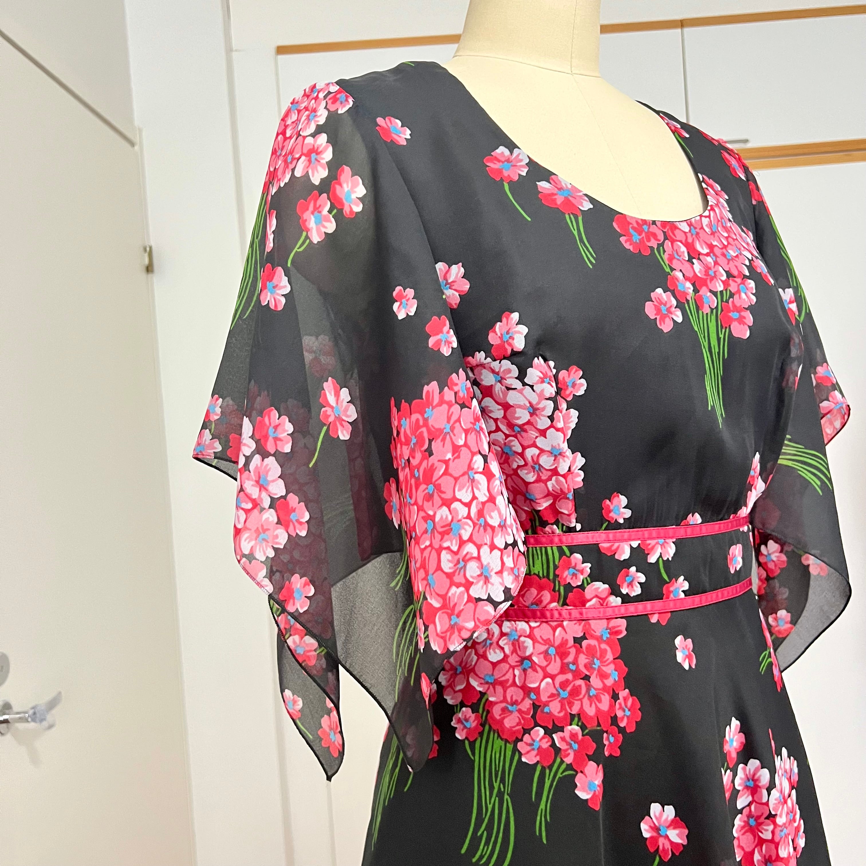 1970s Black Floral Fairy Midi Dress Romantic Boho Garden Party Flutter Sleeves Dress EU 40