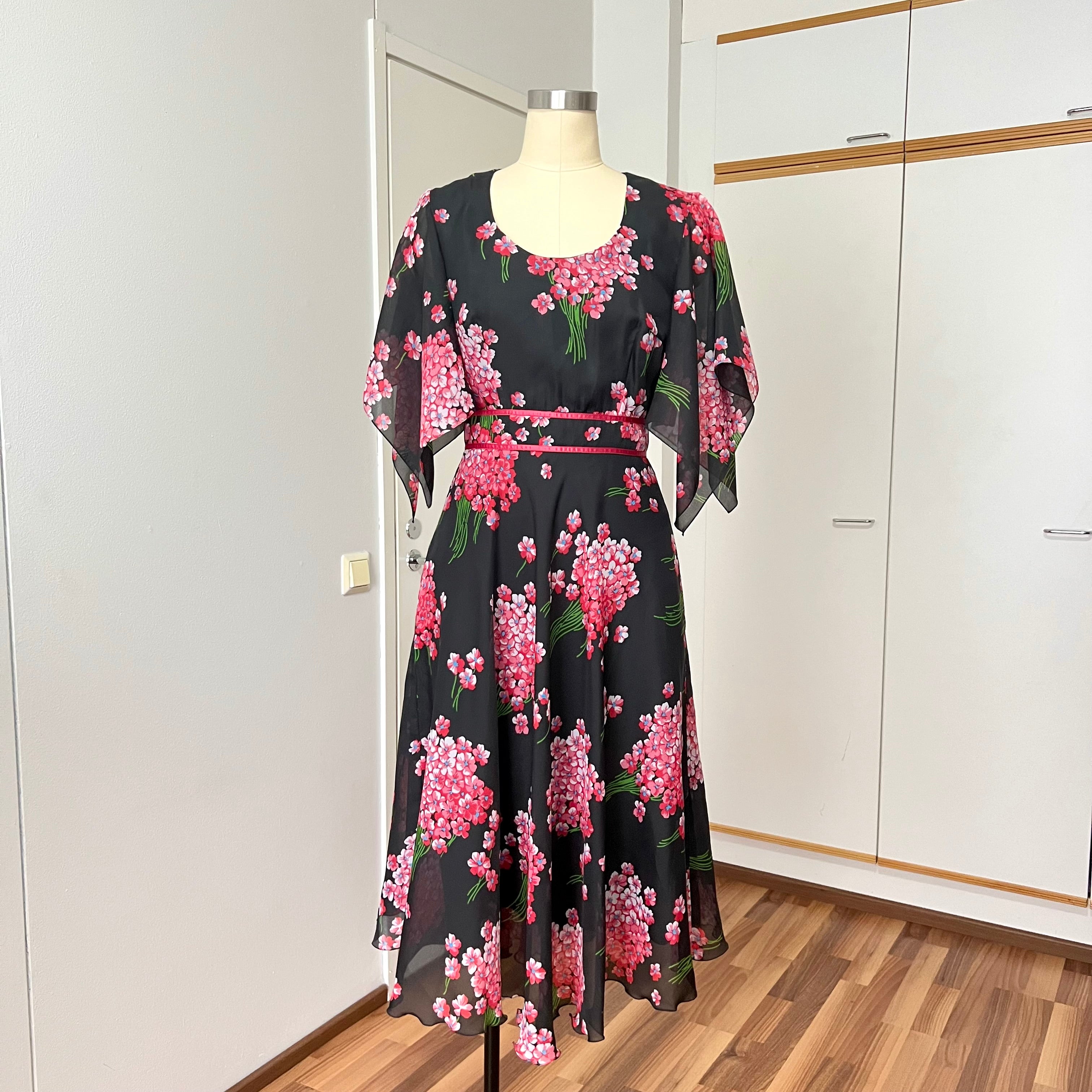 1970s Black Floral Fairy Midi Dress Romantic Boho Garden Party Flutter Sleeves Dress EU 40