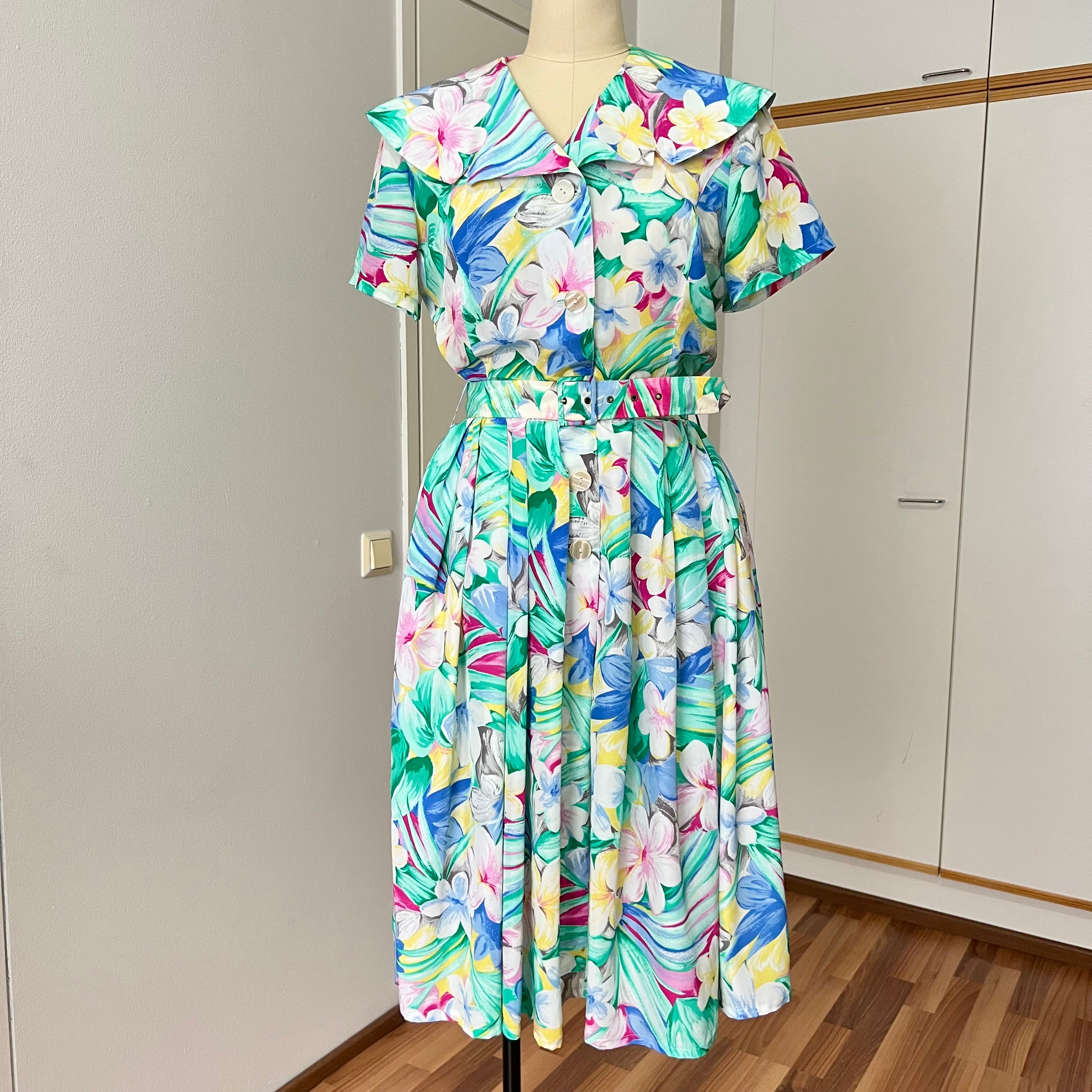 1980s Floral Midi Day Dress French Vintage Button Front Tropical Print Summer Tea Dress