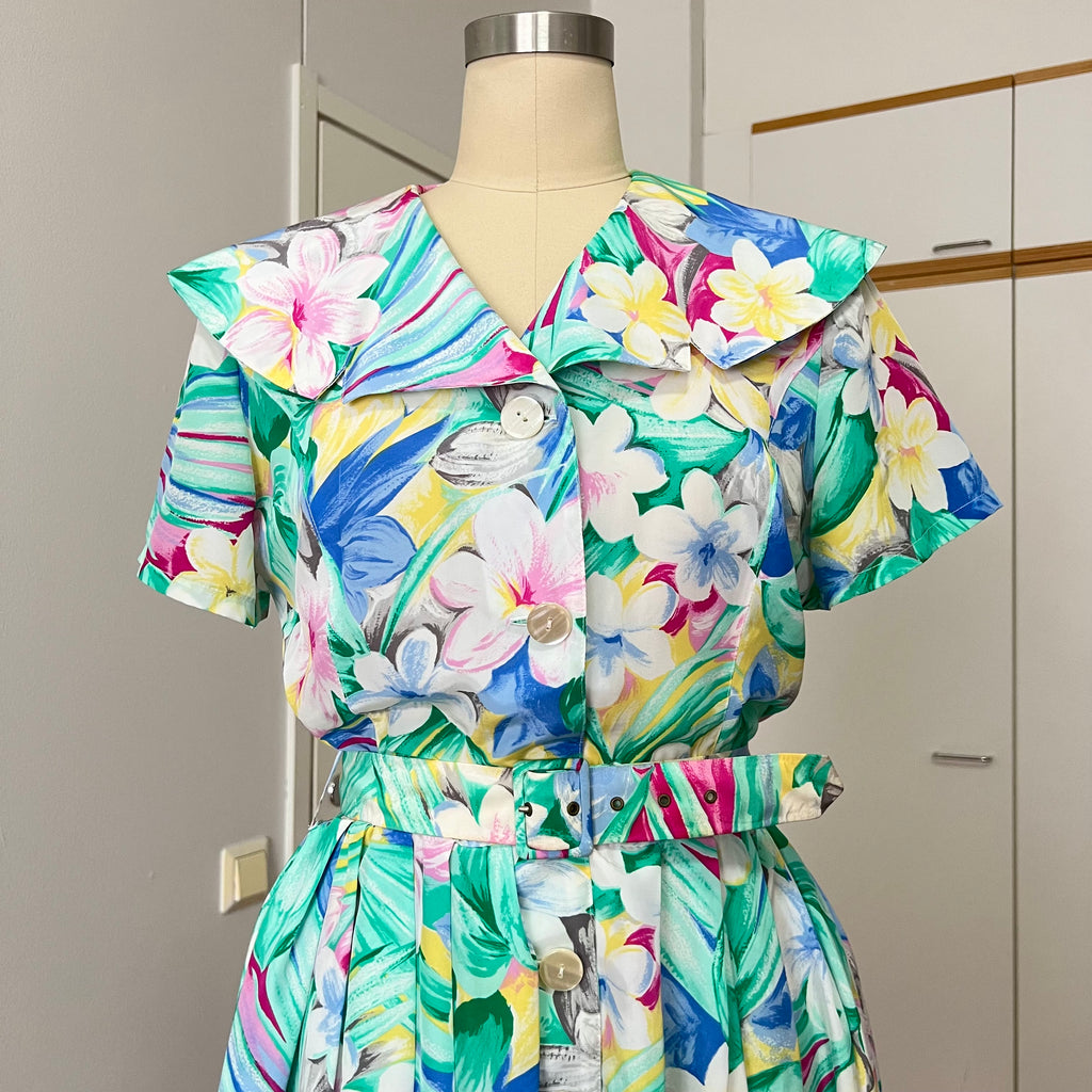 1980s Floral Midi Day Dress French Vintage Button Front Tropical Print Summer Tea Dress