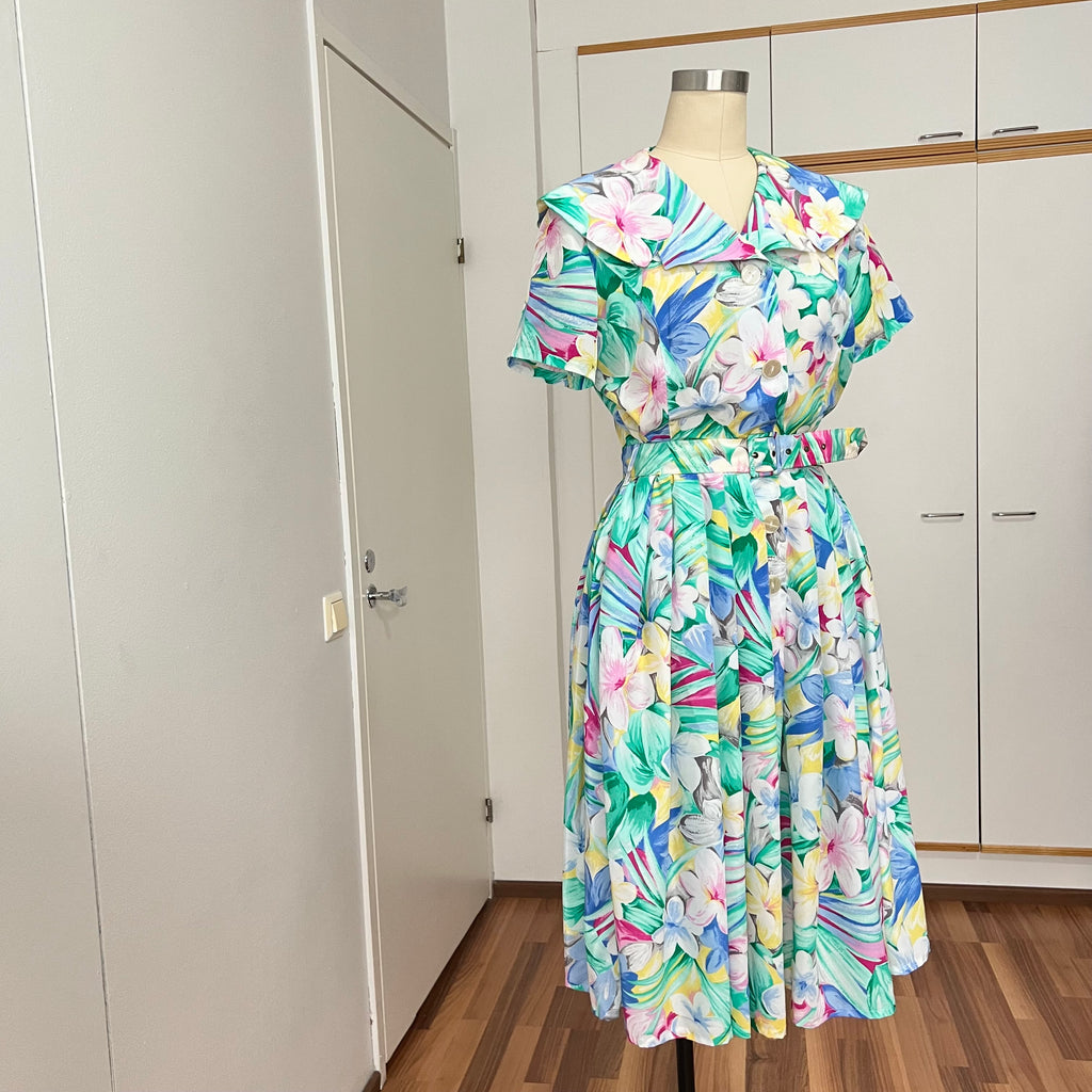 1980s Floral Midi Day Dress French Vintage Button Front Tropical Print Summer Tea Dress