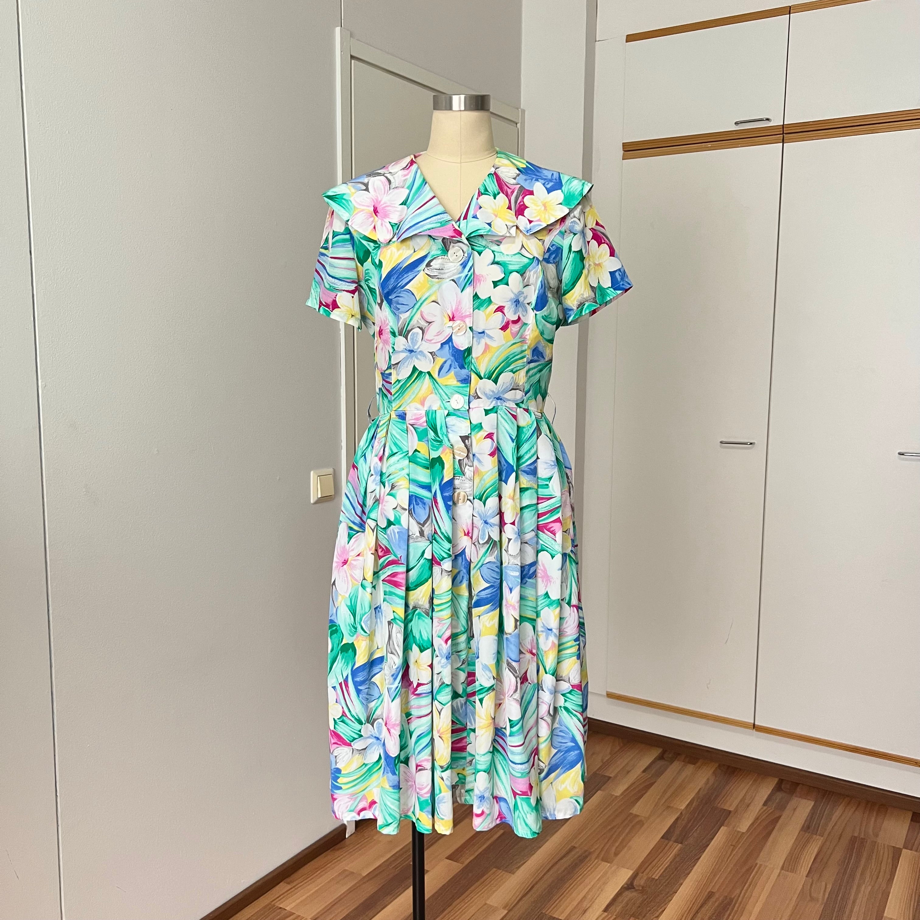 1980s Floral Midi Day Dress French Vintage Button Front Tropical Print Summer Tea Dress