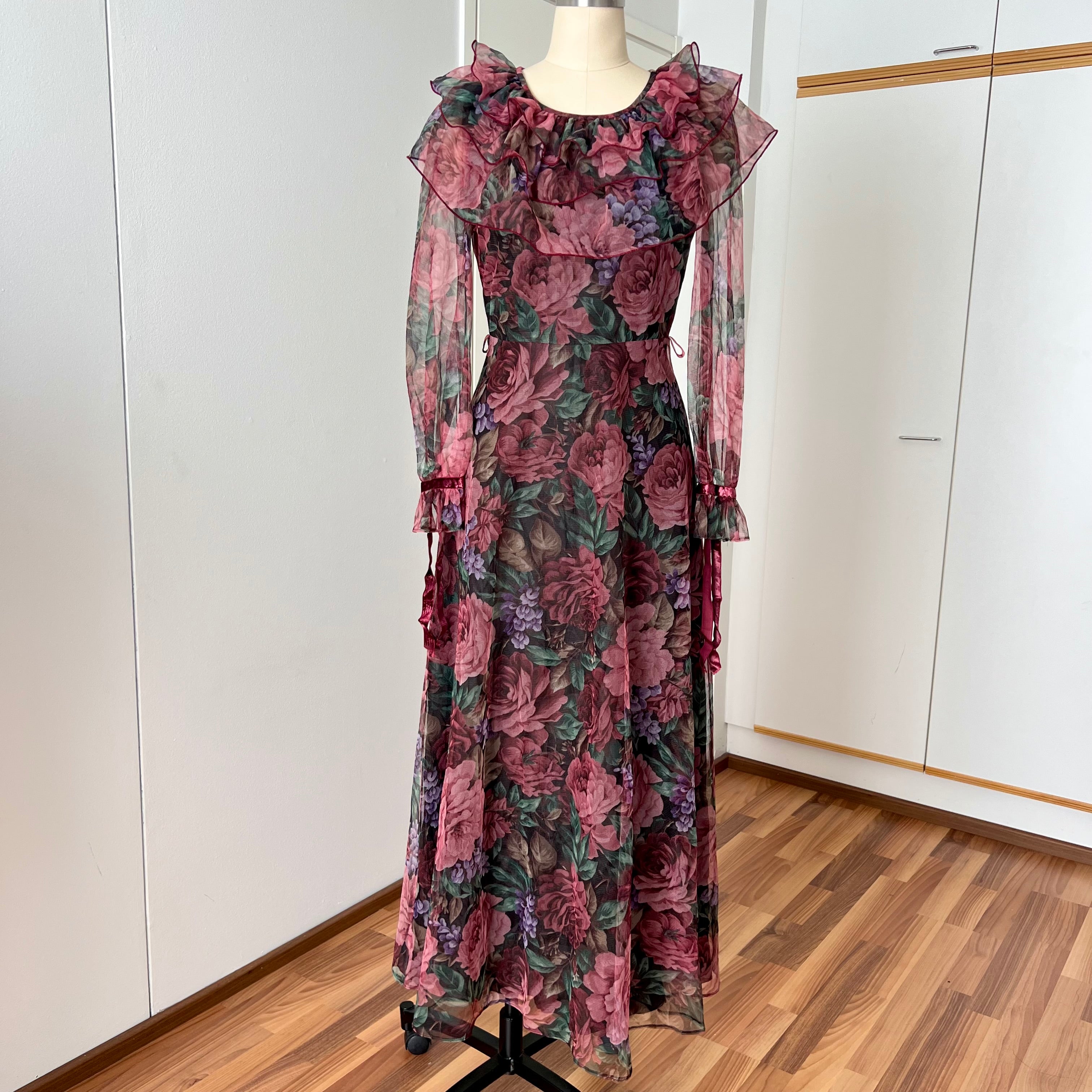 1970s VERA MONT Floral Maxi Dress Long Sleeves Boho Prairie Romantic Whimsygoth