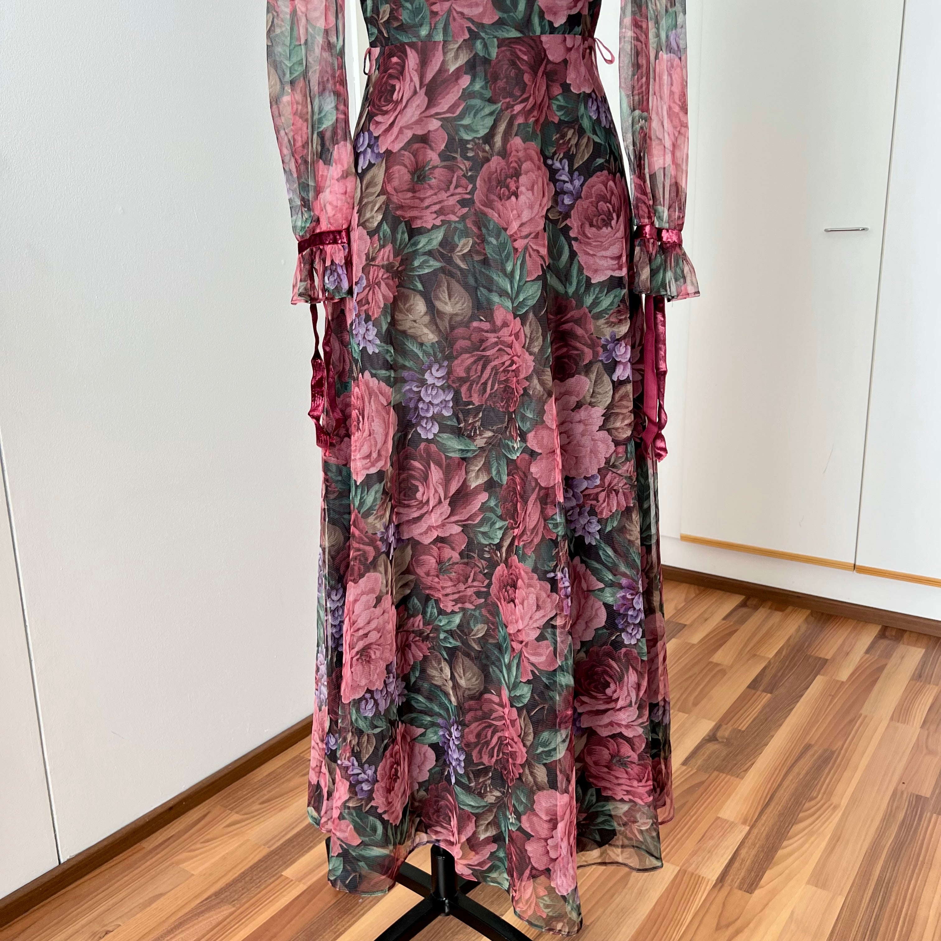 1970s VERA MONT Floral Maxi Dress Long Sleeves Boho Prairie Romantic Whimsygoth