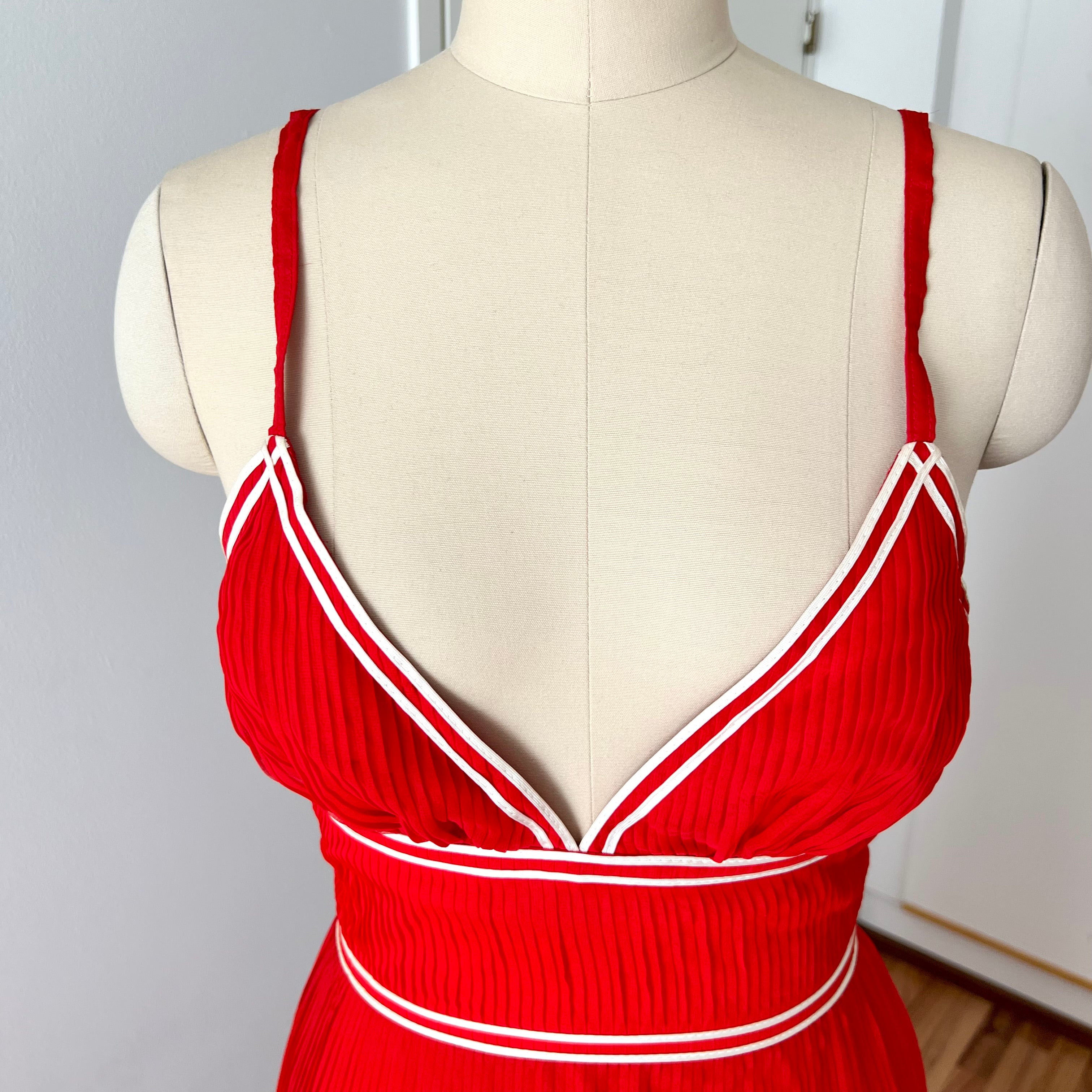 1970s Pleated Tiered Maxi Dress Red Boho Spaghetti Strap Floor Length Gown EU 36