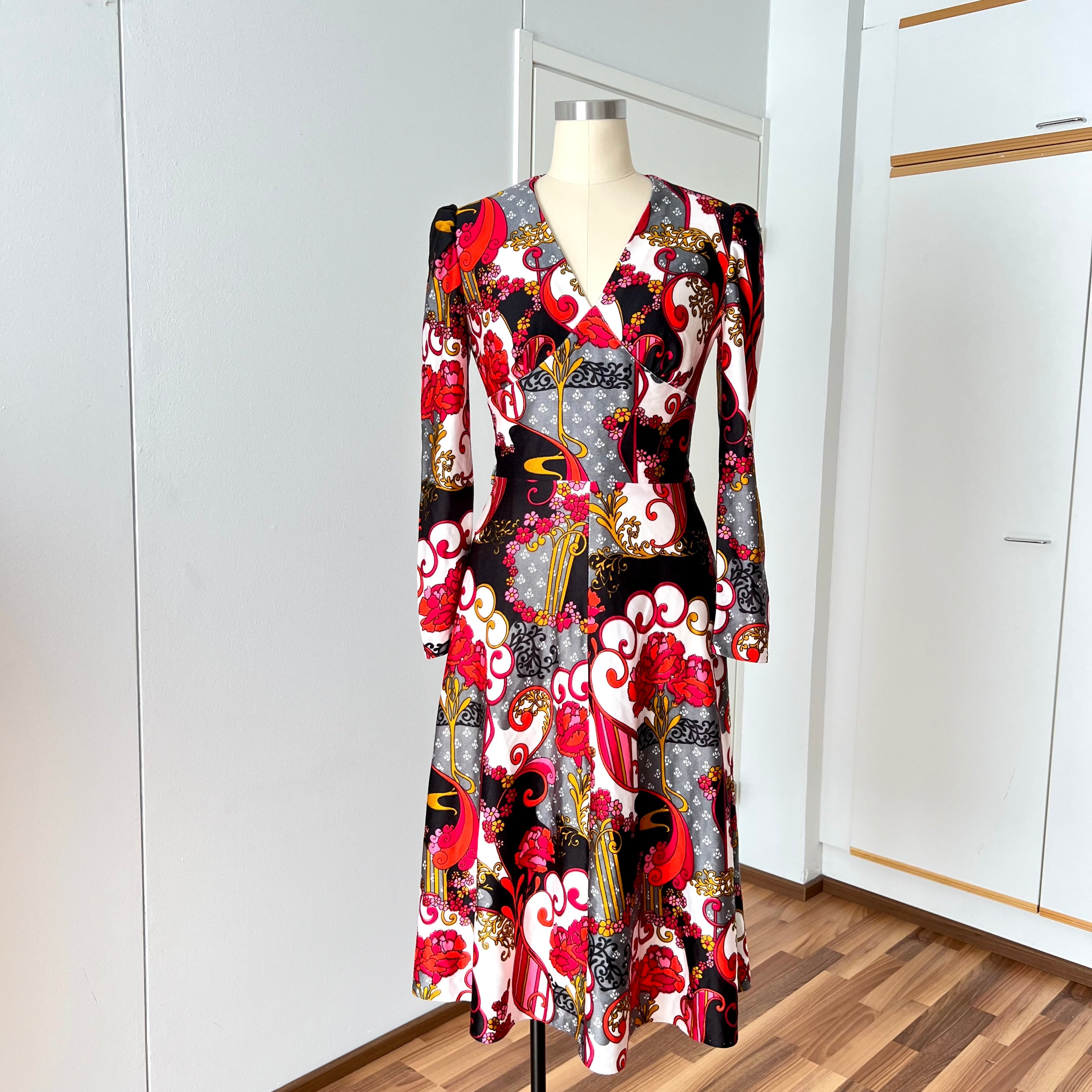 1970s Floral Psychedelic Midi Dress Long Sleeves Aline V Neck Retro Boho Hipppy