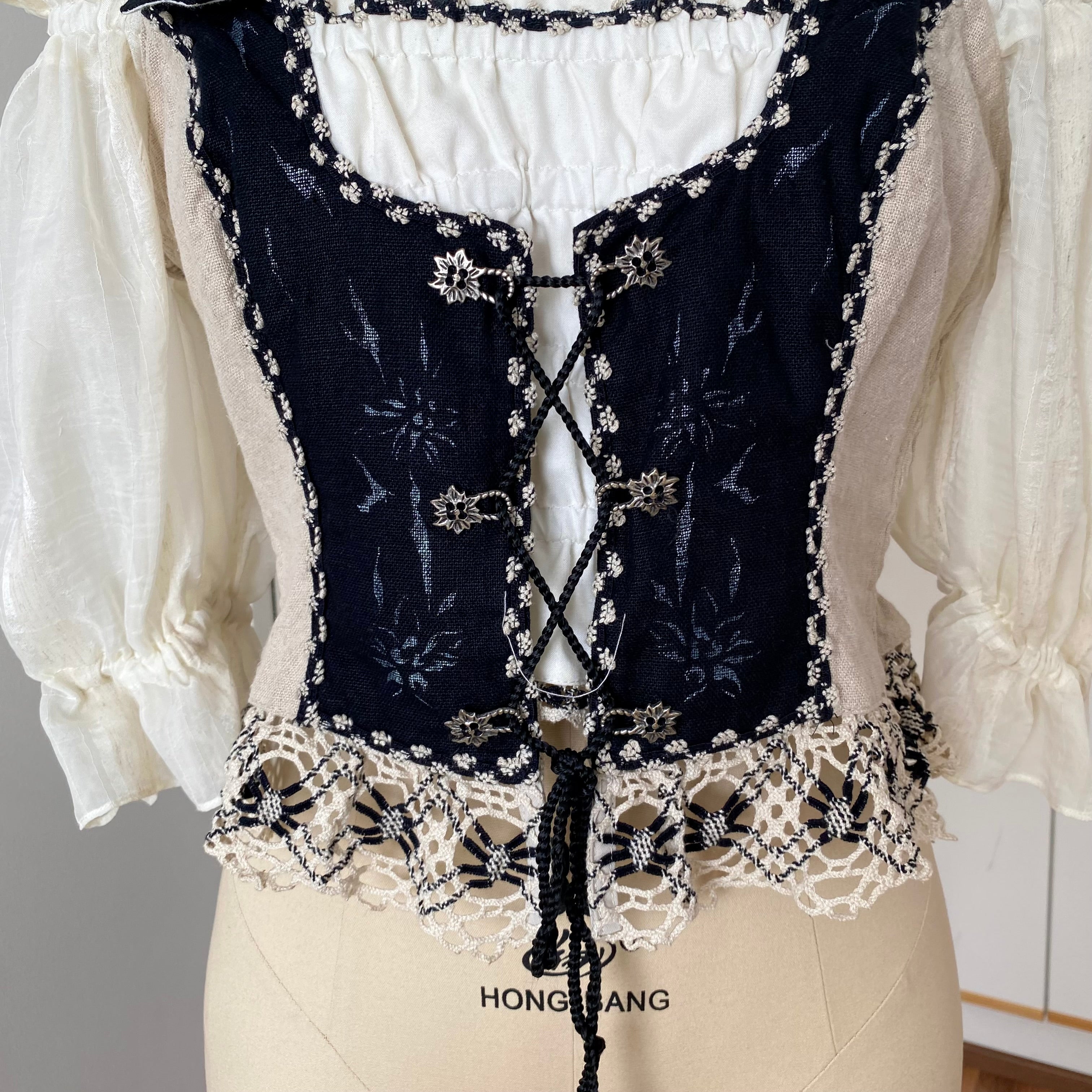 Vintage LANDHAUS Corset Dirndl Blouse-Bavarian Cottagecore Linen Blend Blouse