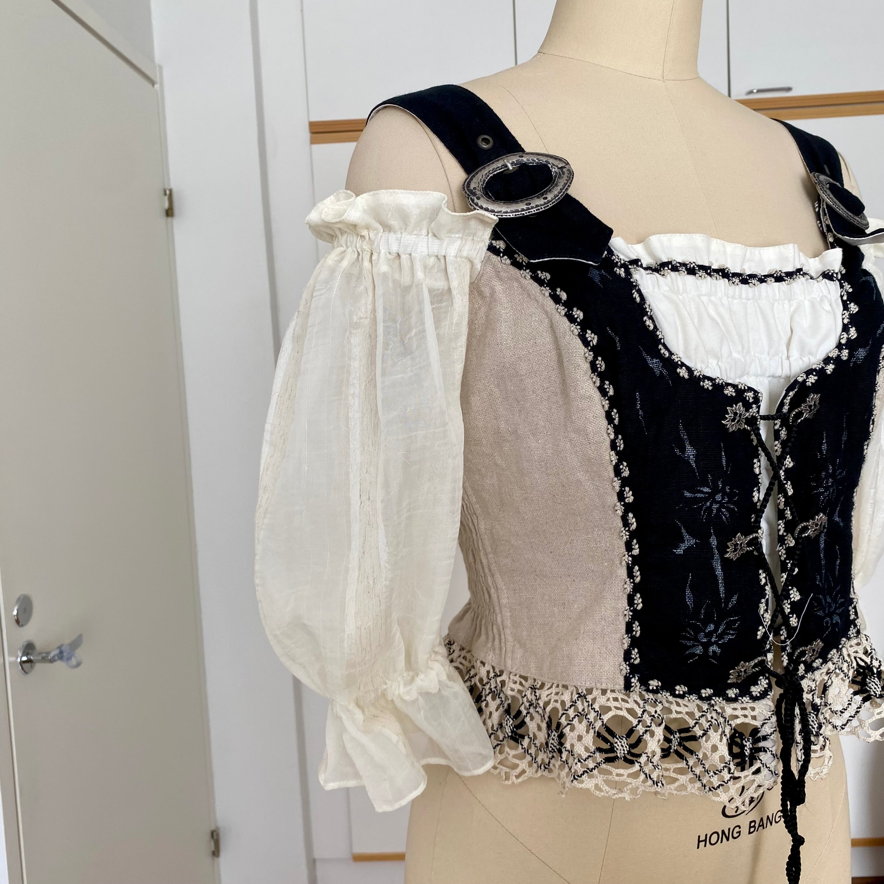 Vintage LANDHAUS Corset Dirndl Blouse-Bavarian Cottagecore Linen Blend Blouse