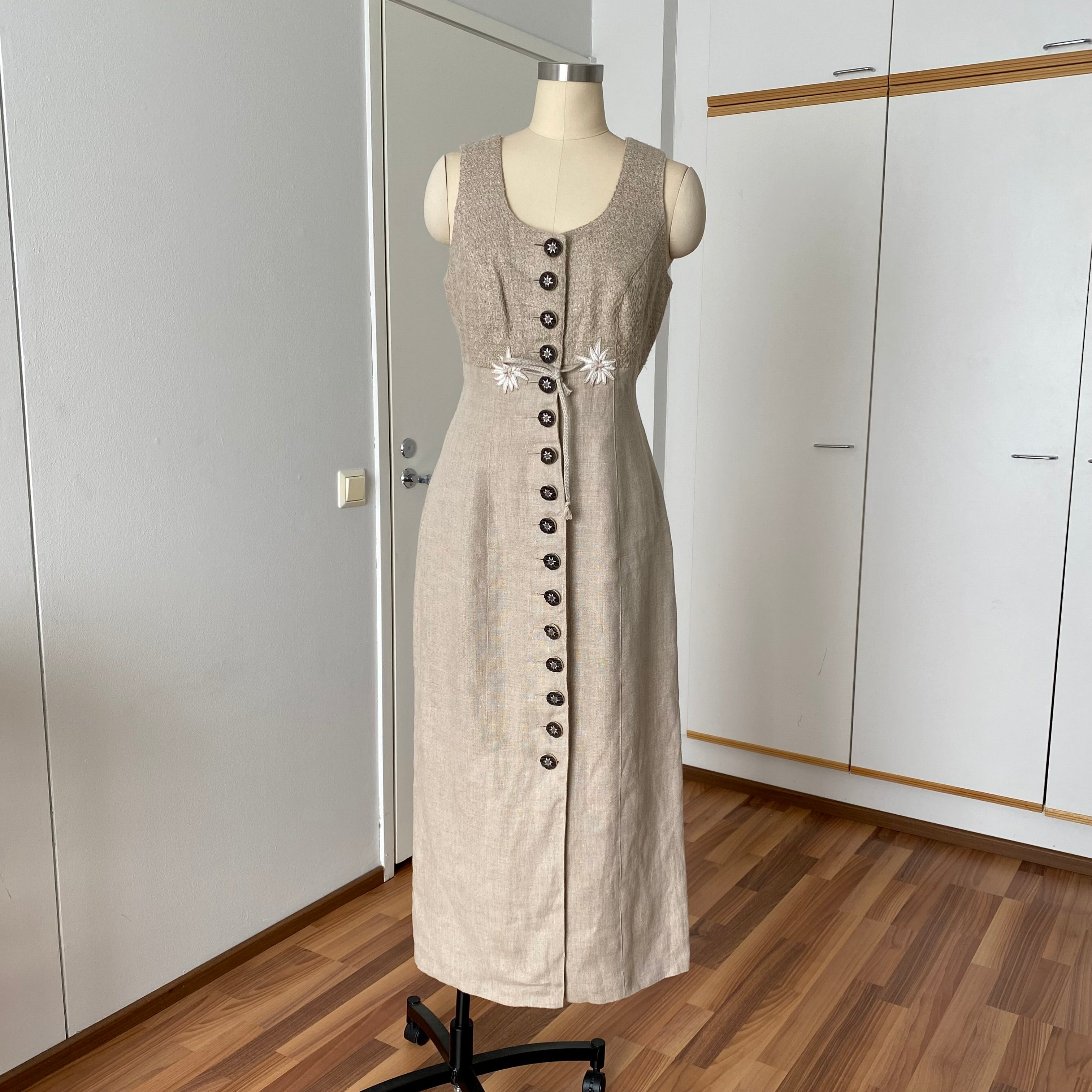 Austrian Linen Trachten Dress: Embroidered Bavarian Summer Cottagecore EU 40