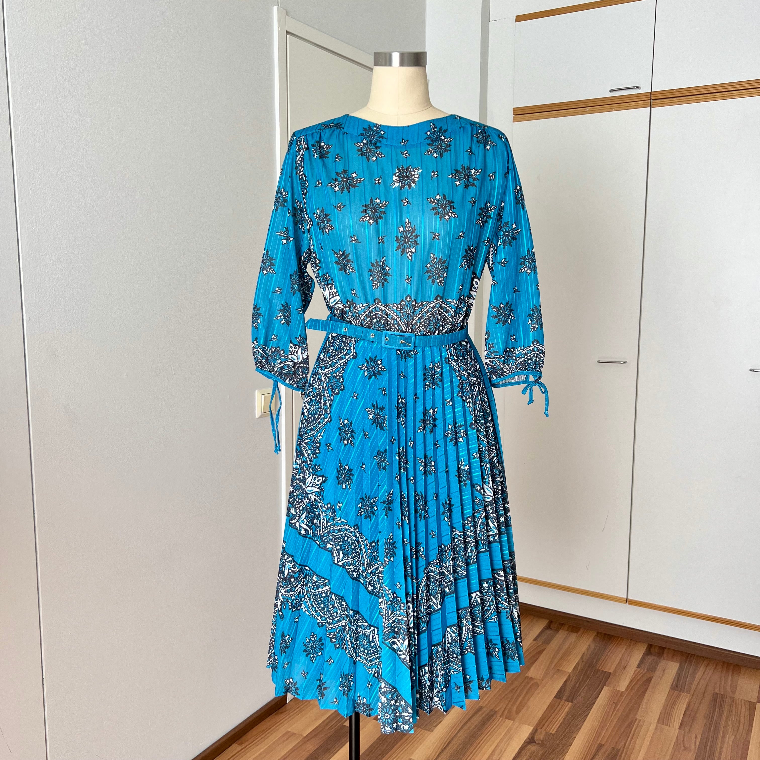 1980s Pleated Boho Midi Dress Blue Floral Print Summer Casual Aline Retro Day