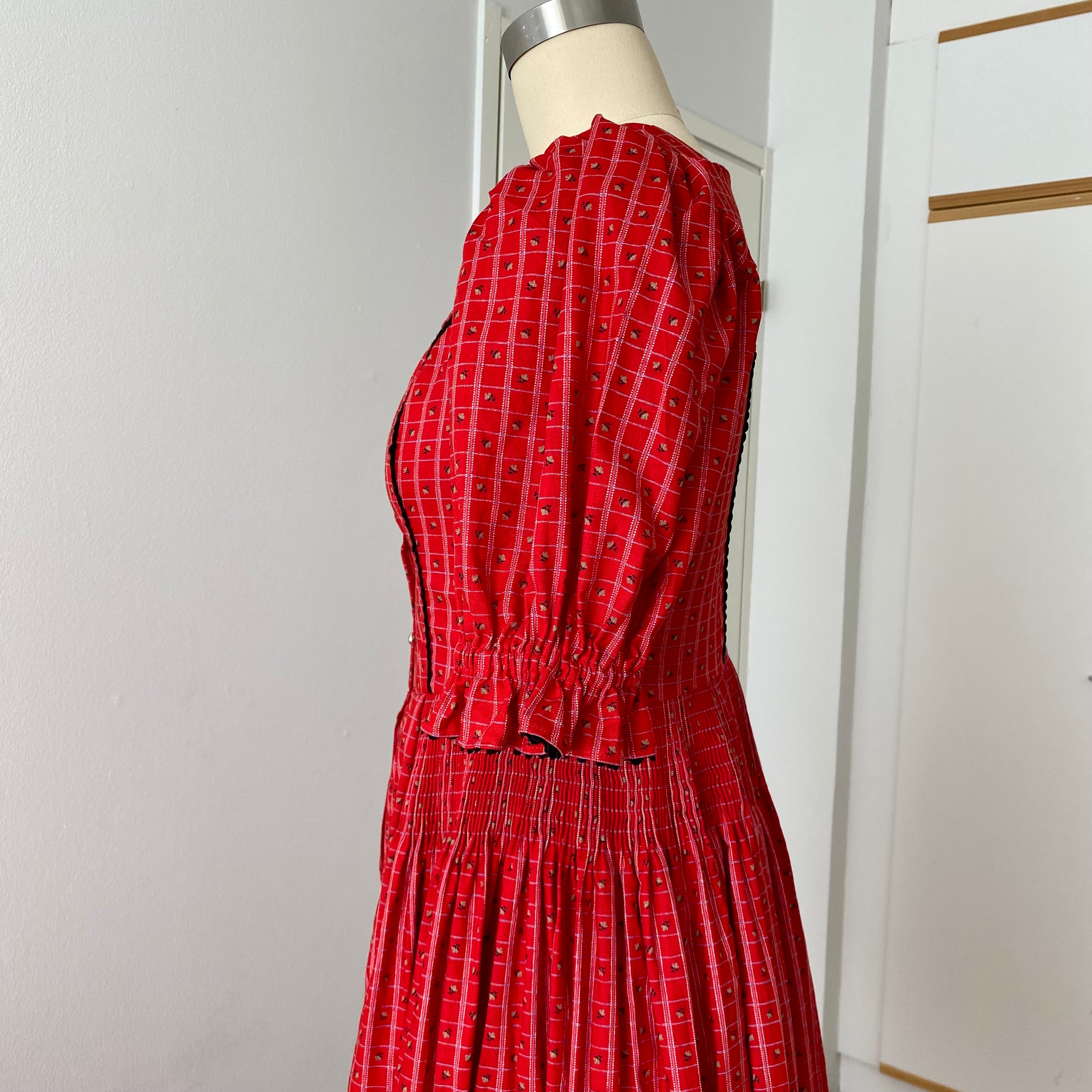 80s Austrian Folk Red Midi Dirndl Dress-Bavarian Oktoberfest Trachten Dress
