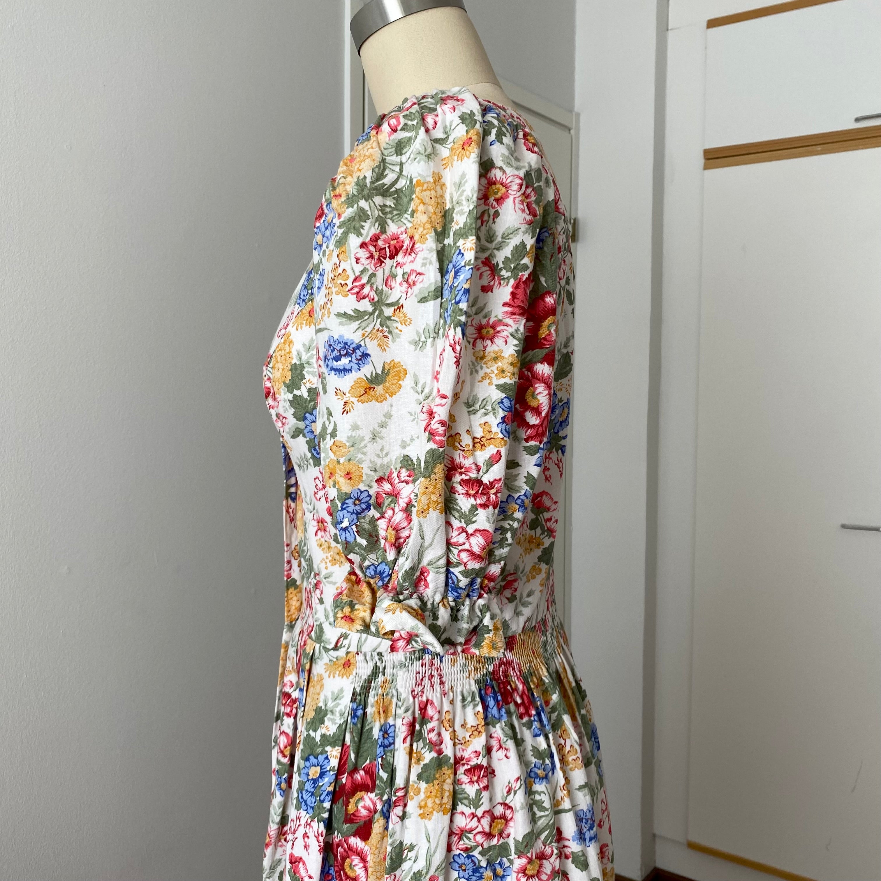 80s ALPHORN Floral Midi Dirndl Dress-Bavarian Puff Sleeves Trachten Dress