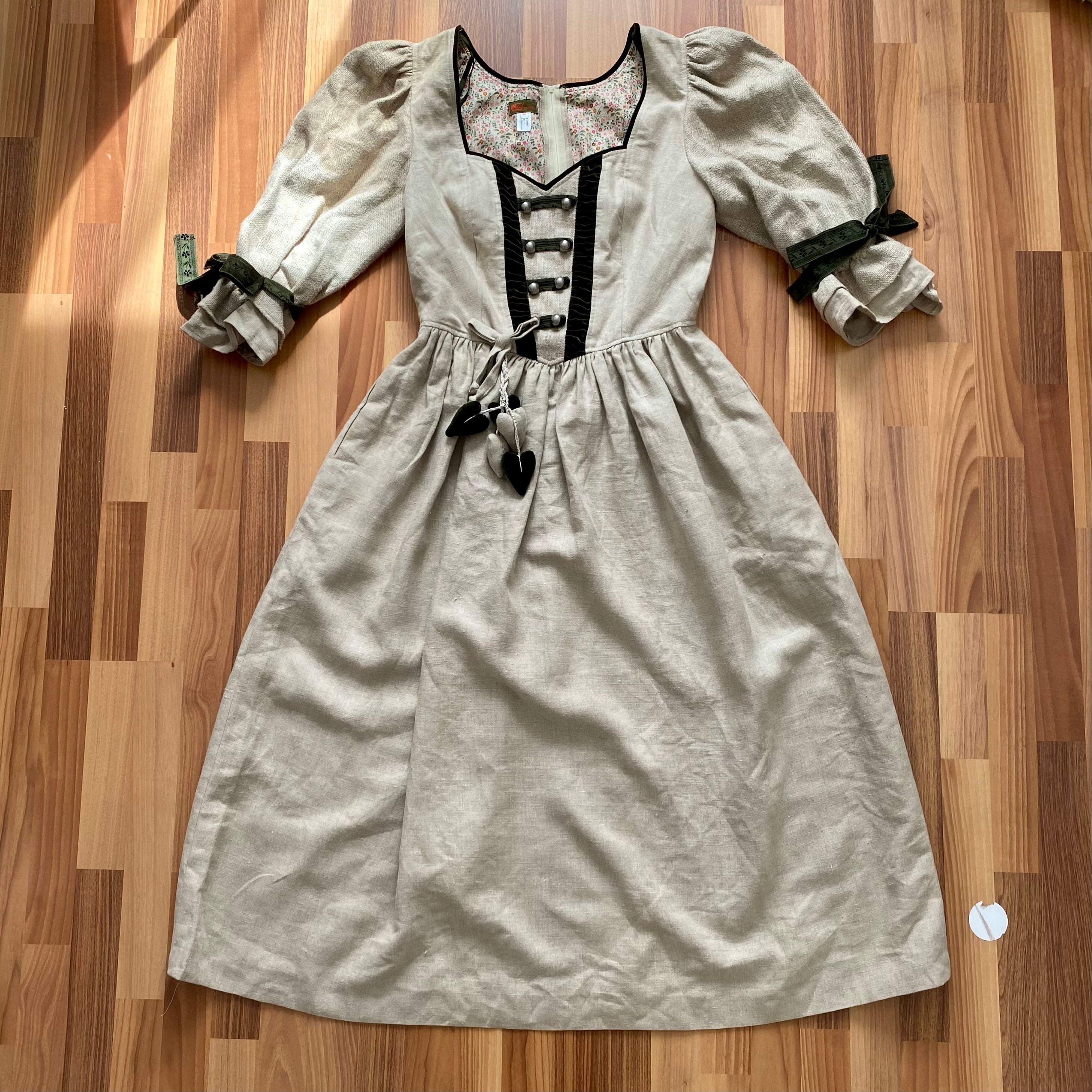 80s INZY DESIGN Linen Trachten Dress-Puff Sleeves Austrian Dirndl Dress