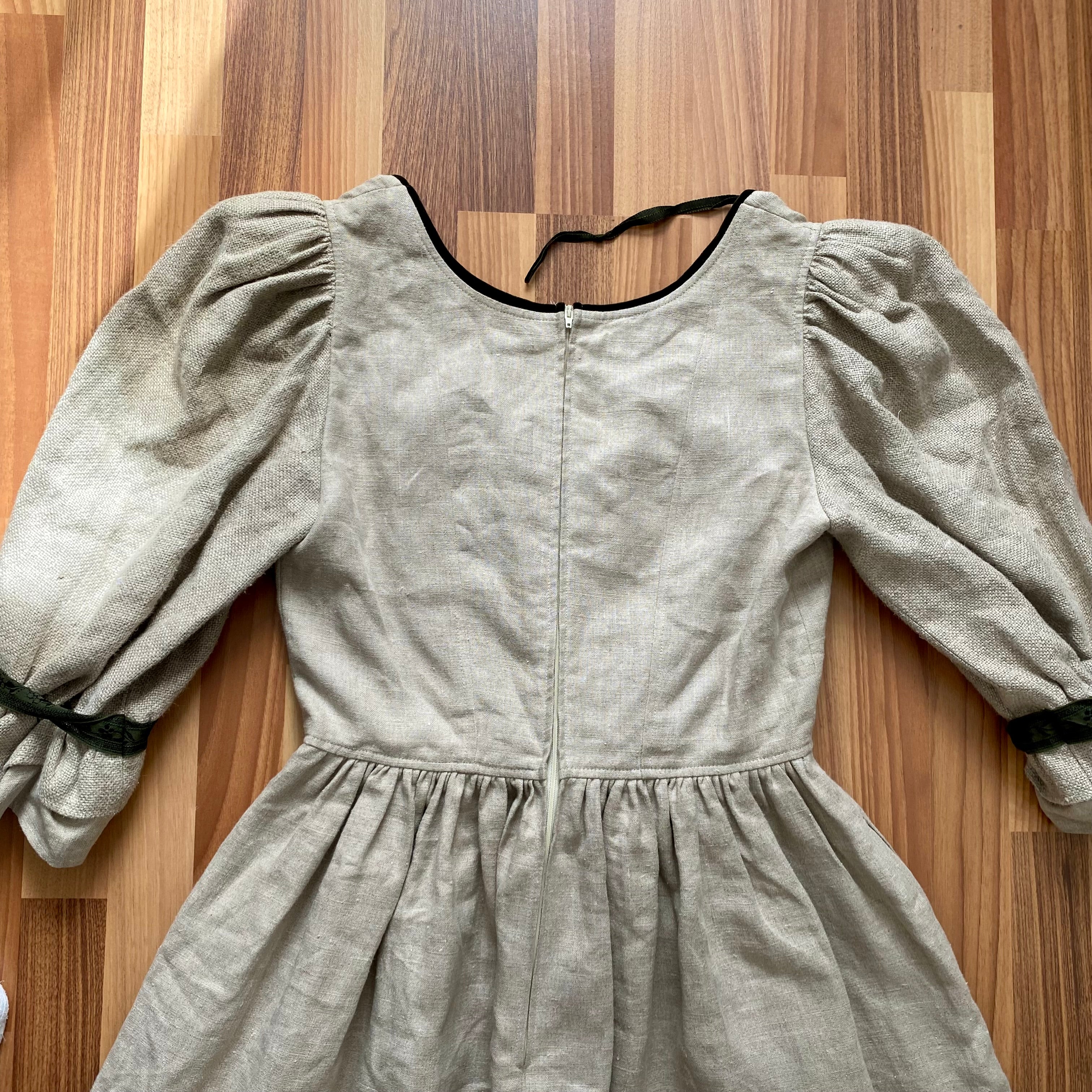 80s INZY DESIGN Linen Trachten Dress-Puff Sleeves Austrian Dirndl Dress