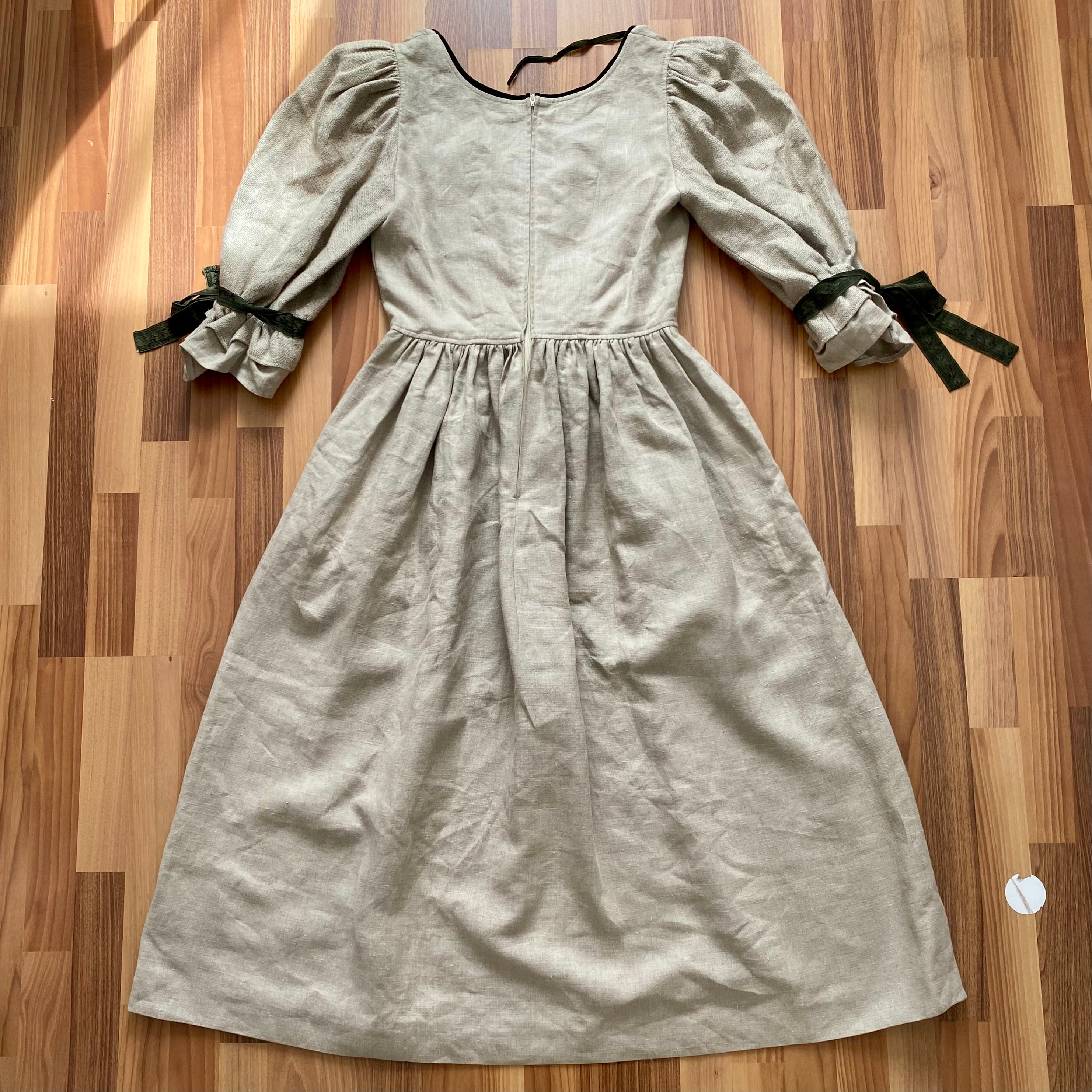 80s INZY DESIGN Linen Trachten Dress-Puff Sleeves Austrian Dirndl Dress