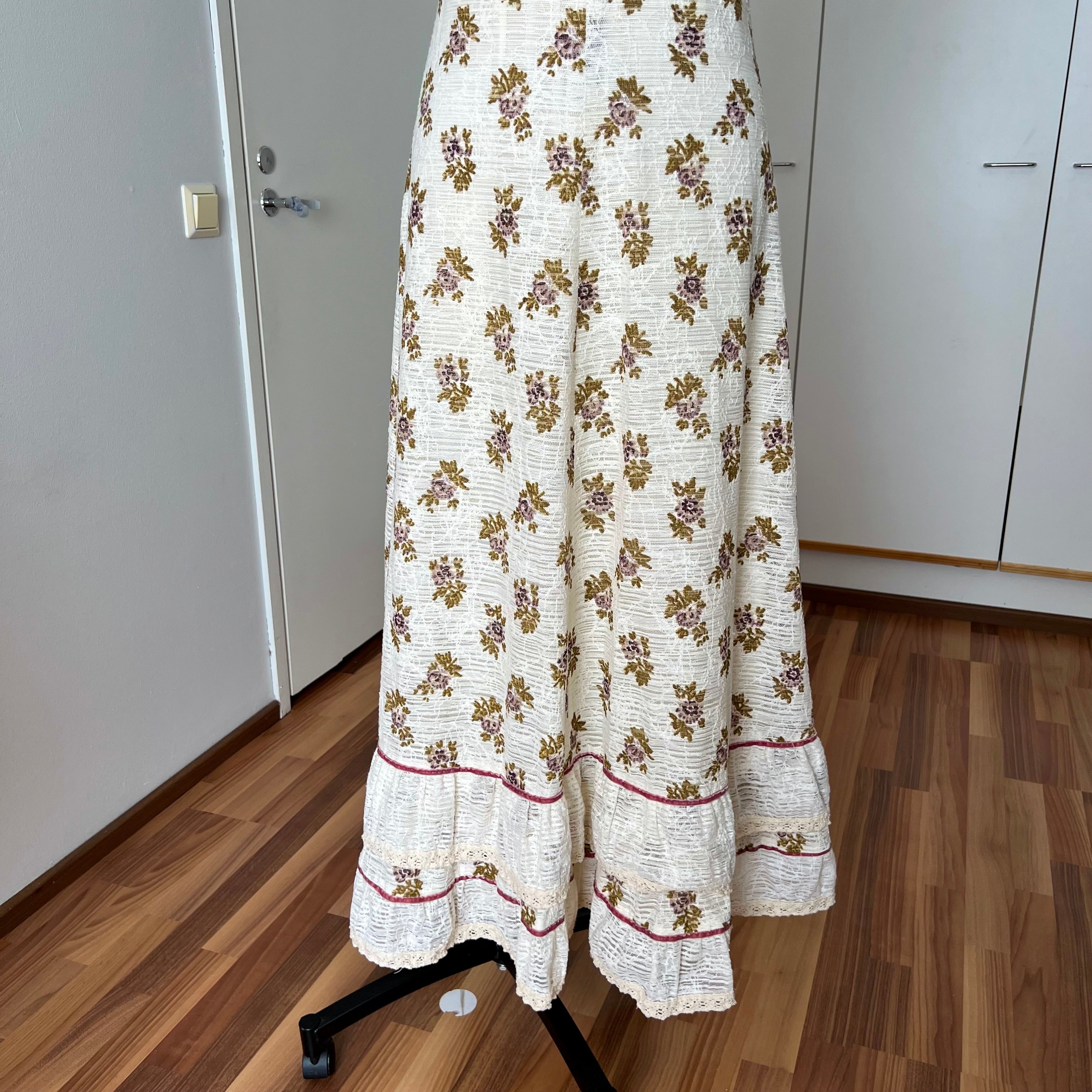 1970s Vintage Floral Prairie Maxi Dress-Cotton Cottagecore Folk Tiered Dress