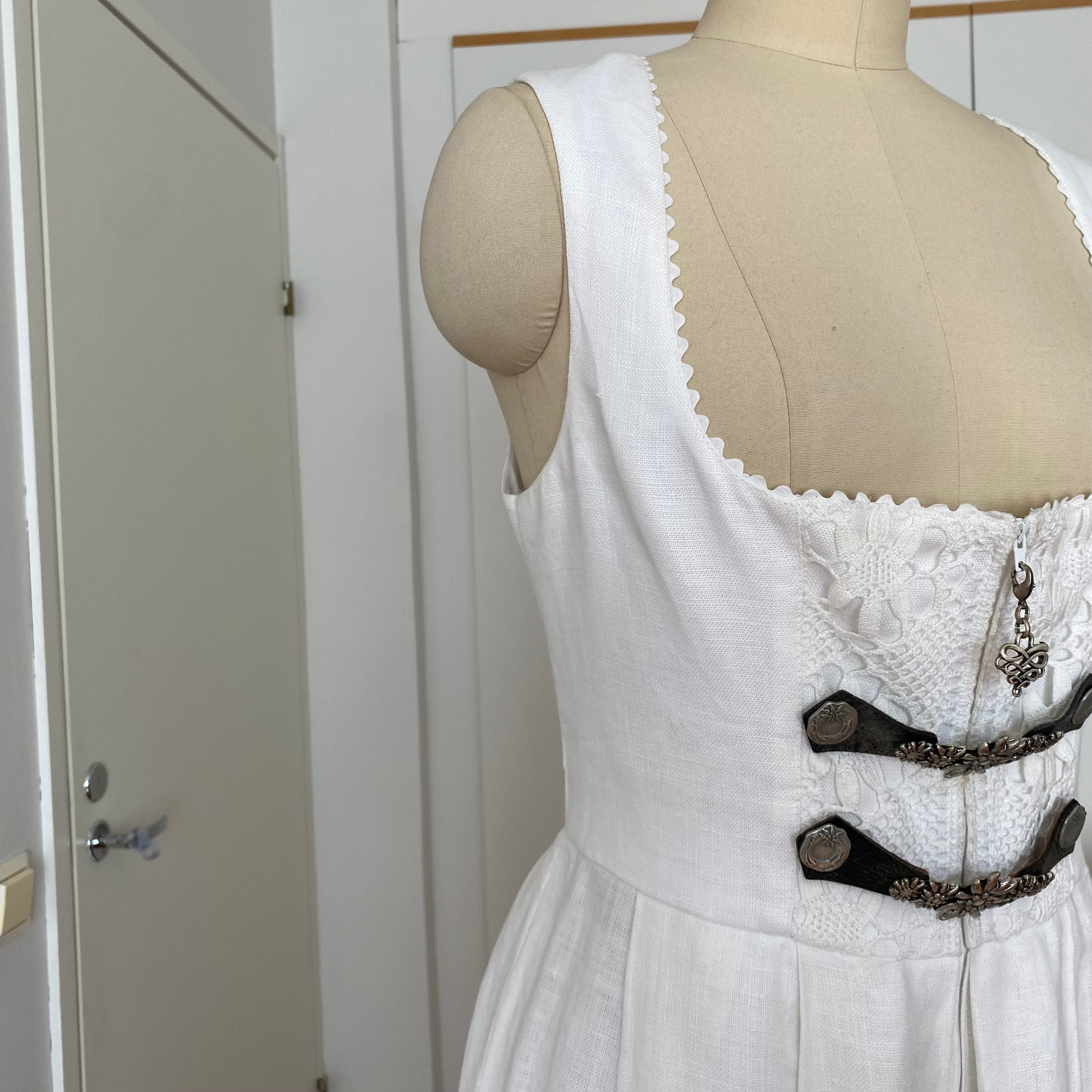 90s Vintage White Austrian Dirndl Dress-Bavarian Folk Trachten Dress
