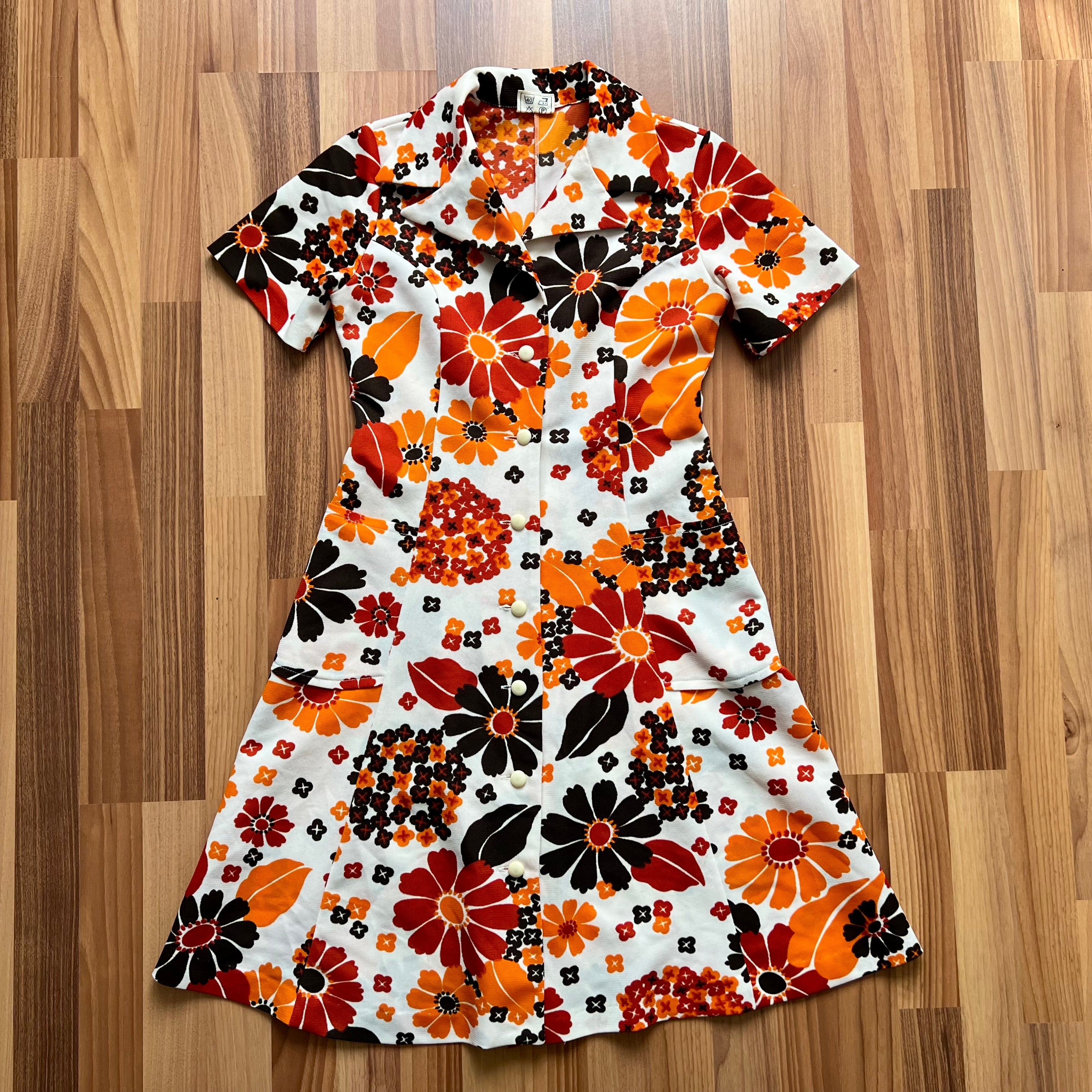 1970s  Mod Floral Mini Dress-Flower Power Space Age Aline Gogo Twiggy Style Dress EU 36