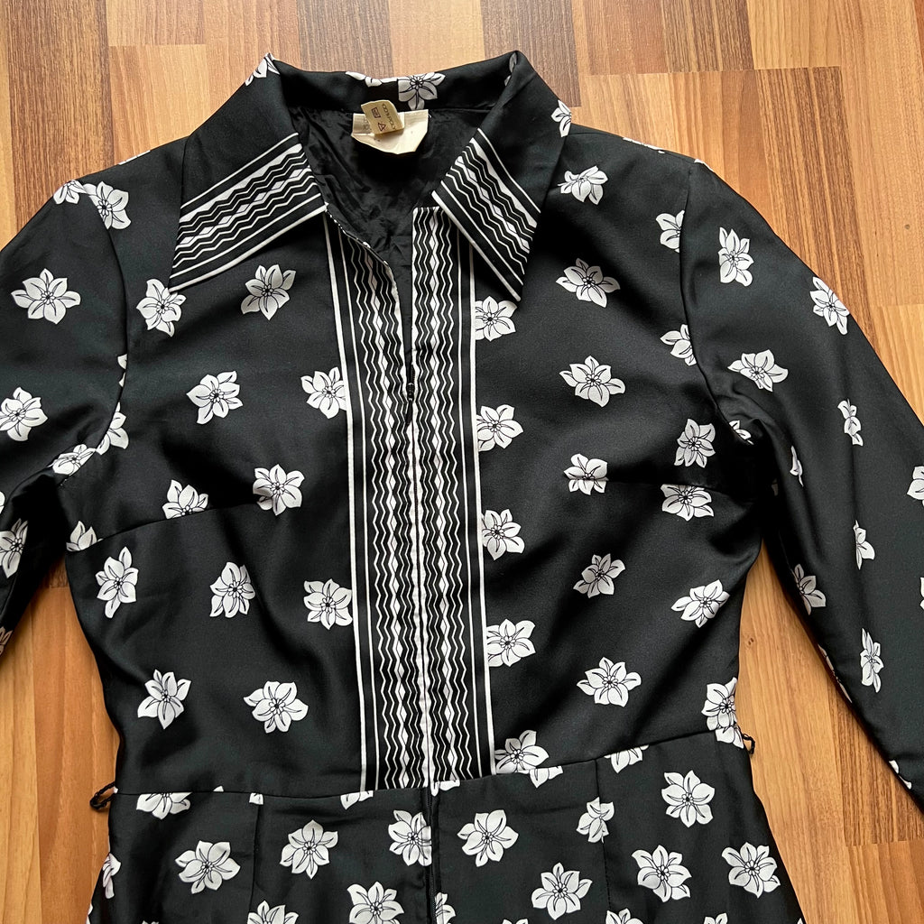 1970s Vintage Floral Shirt Dress Trevira-Dagger Collar Long Sleeves Shirt Dress