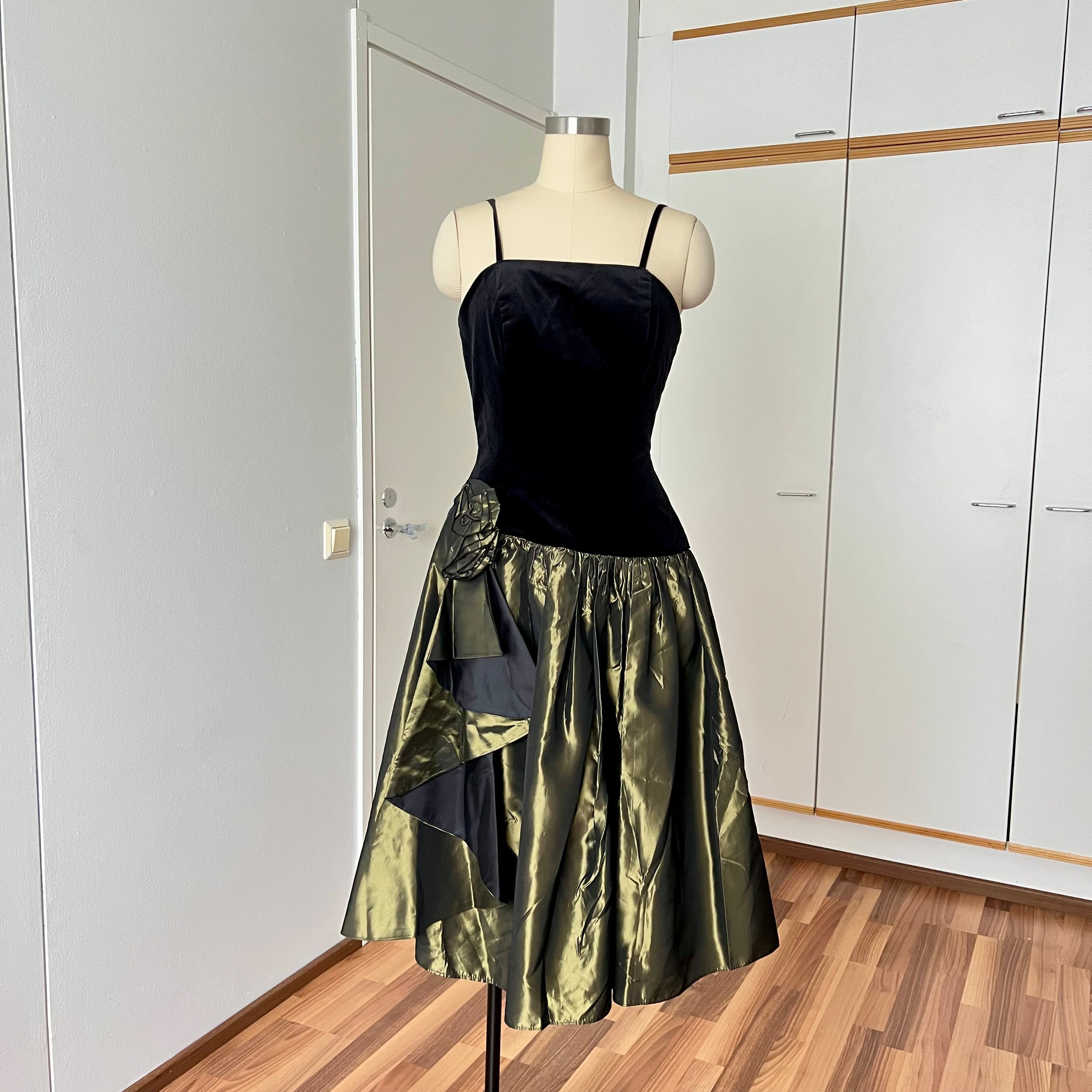 1980s Yessica Taffeta Prom Dress: Velvet Bodice, Metallic Skirt, Rosette Accent Party Gown