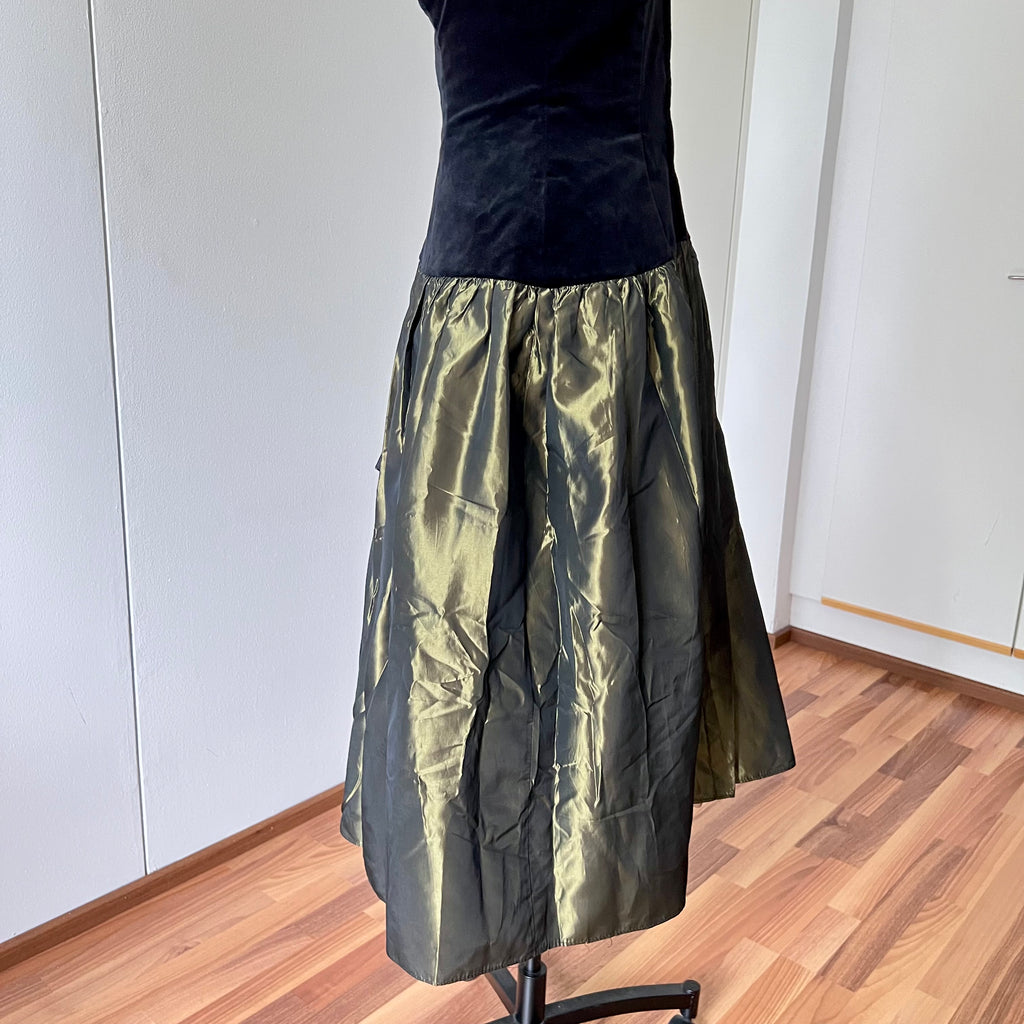 1980s Yessica Taffeta Prom Dress: Velvet Bodice, Metallic Skirt, Rosette Accent Party Gown