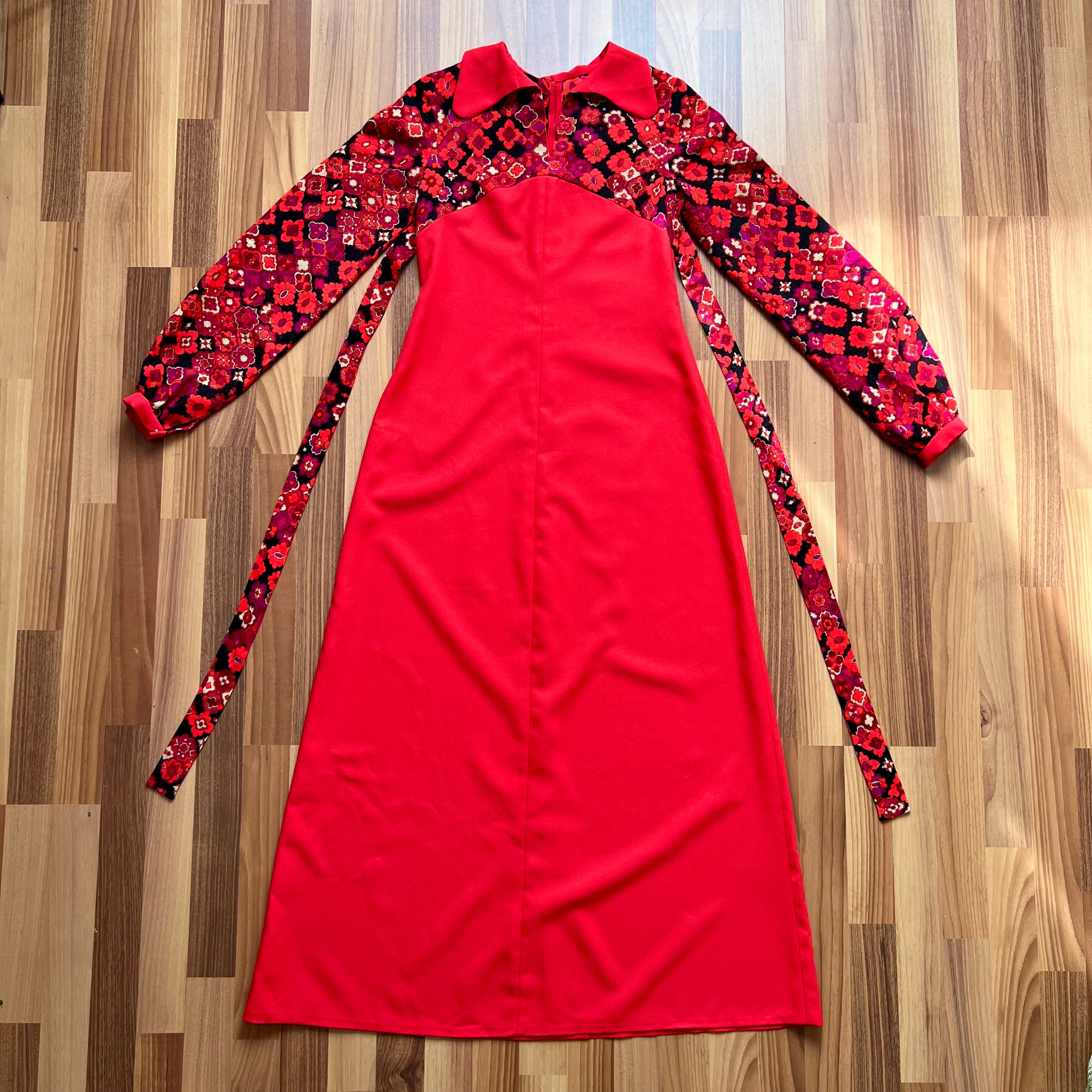1970s Psychedelic Floral Maxi Dress-Empire Waist Retro Mod Floor Length Hostess Dres
