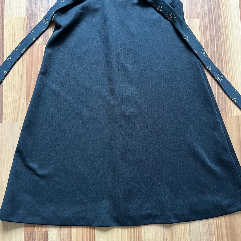 1970s  Dagger Collar Mod Mini Dress-Black Empire Waist Puff Sleeves Aline Summer Dress