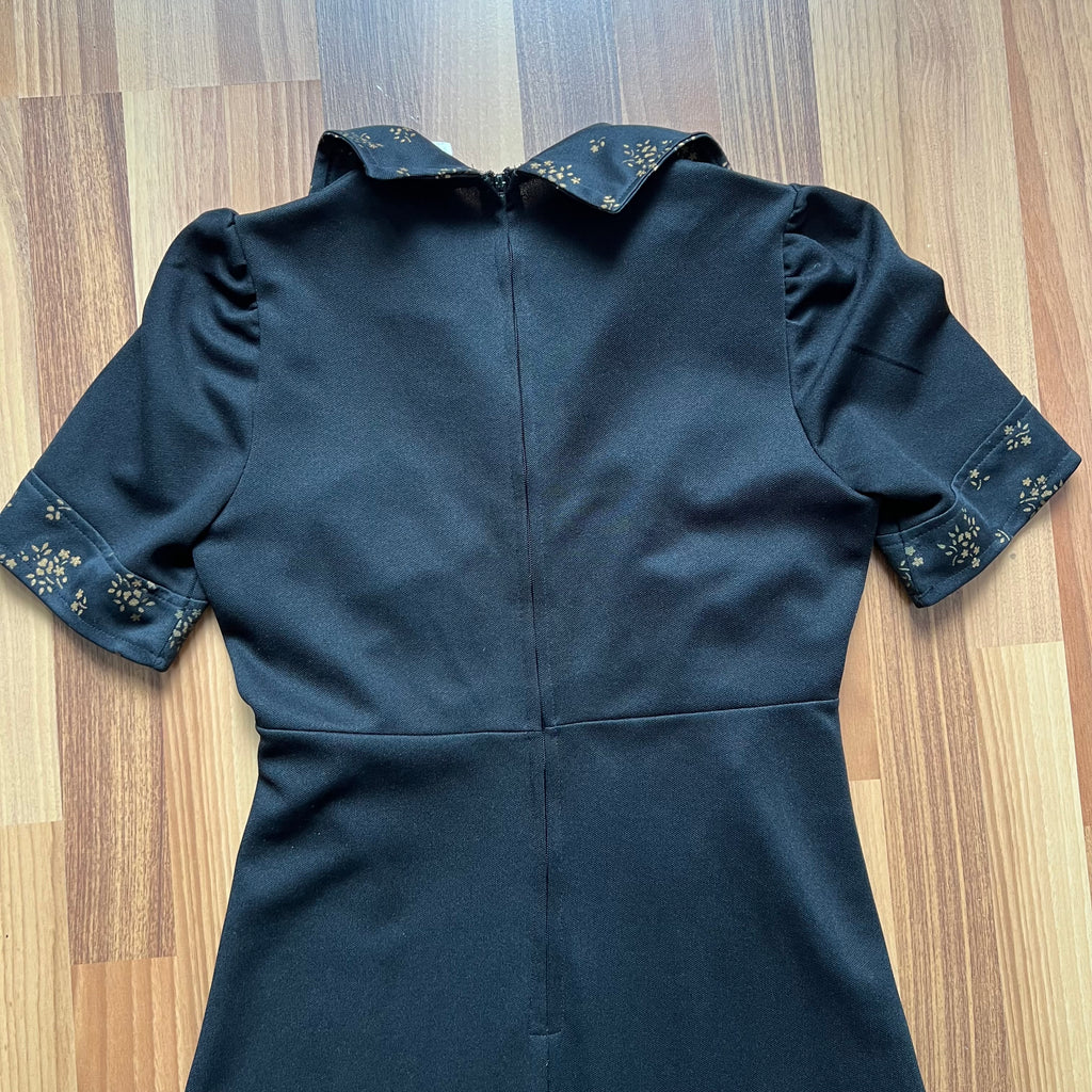1970s  Dagger Collar Mod Mini Dress-Black Empire Waist Puff Sleeves Aline Summer Dress