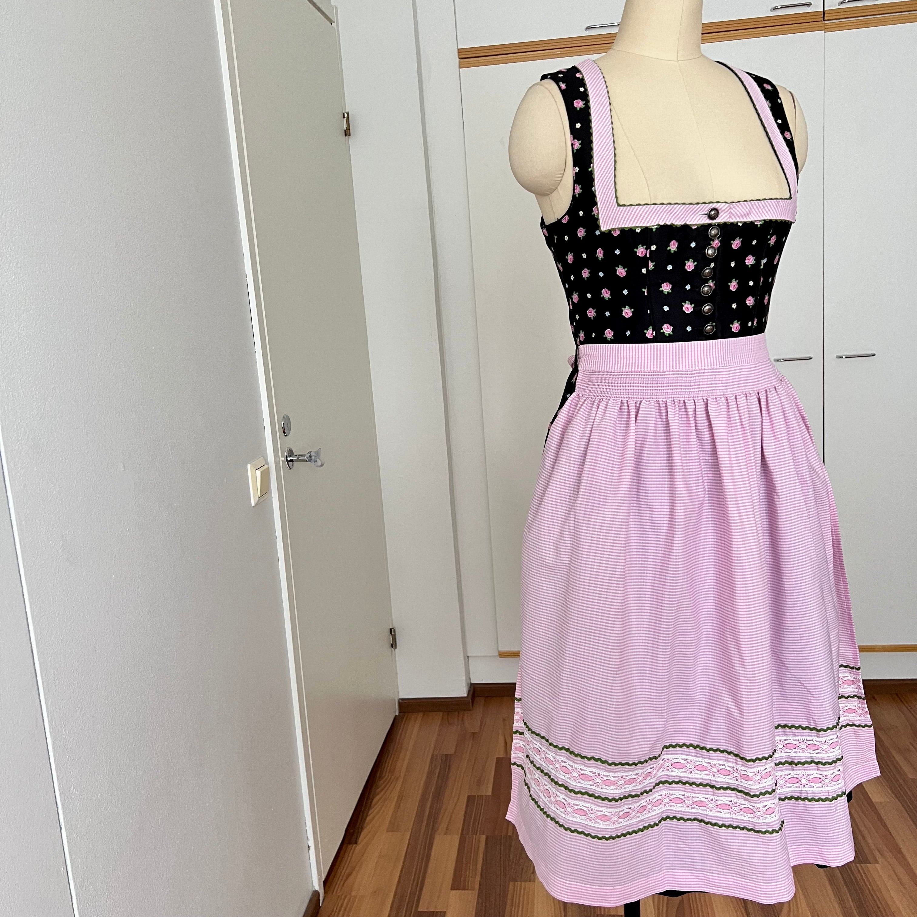Country Line Cotton Dirndl and Apron-German Oktoberfest Outfit EU 38