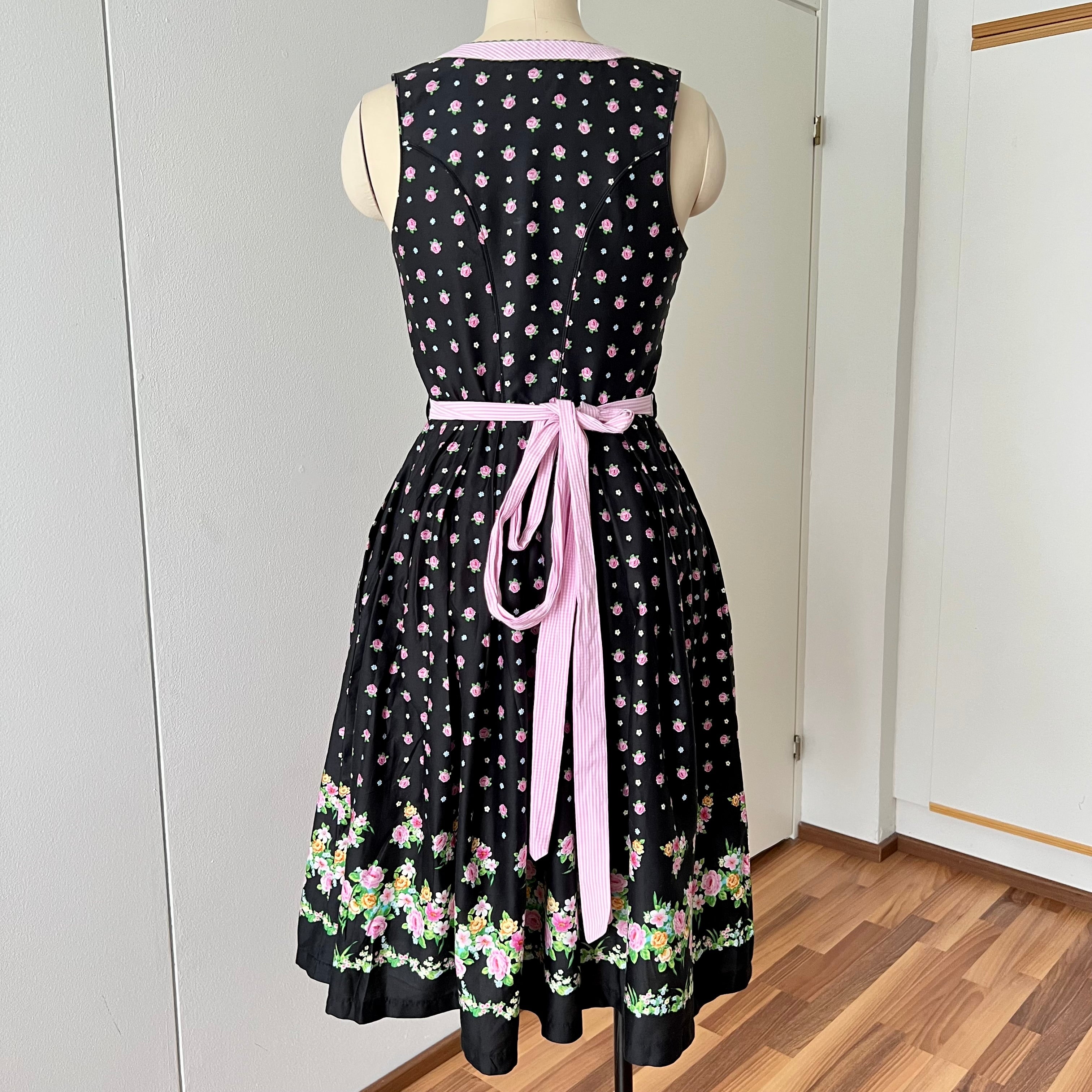 Country Line Cotton Dirndl and Apron-German Oktoberfest Outfit EU 38
