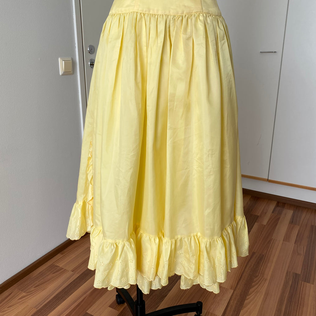 1980s Yellow Romantic Milkmaid Dress-Basque Waist Eyelet Ruffle Cocktail Dress