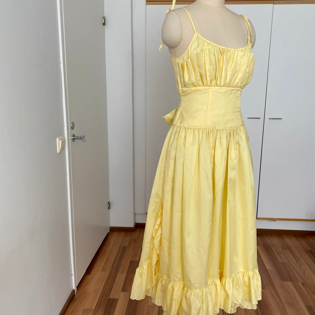 1980s Yellow Romantic Milkmaid Dress-Basque Waist Eyelet Ruffle Cocktail Dress