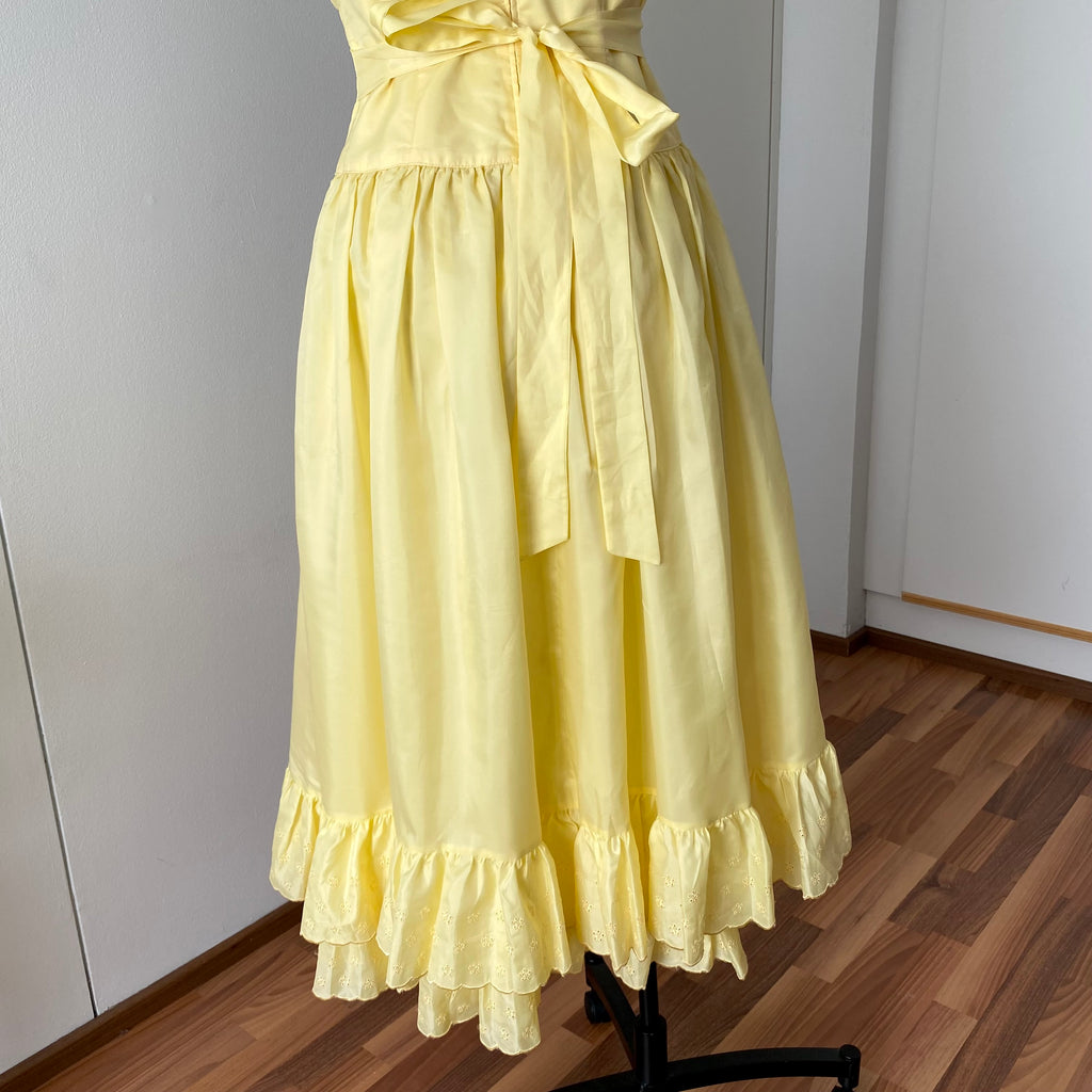 1980s Yellow Romantic Milkmaid Dress-Basque Waist Eyelet Ruffle Cocktail Dress