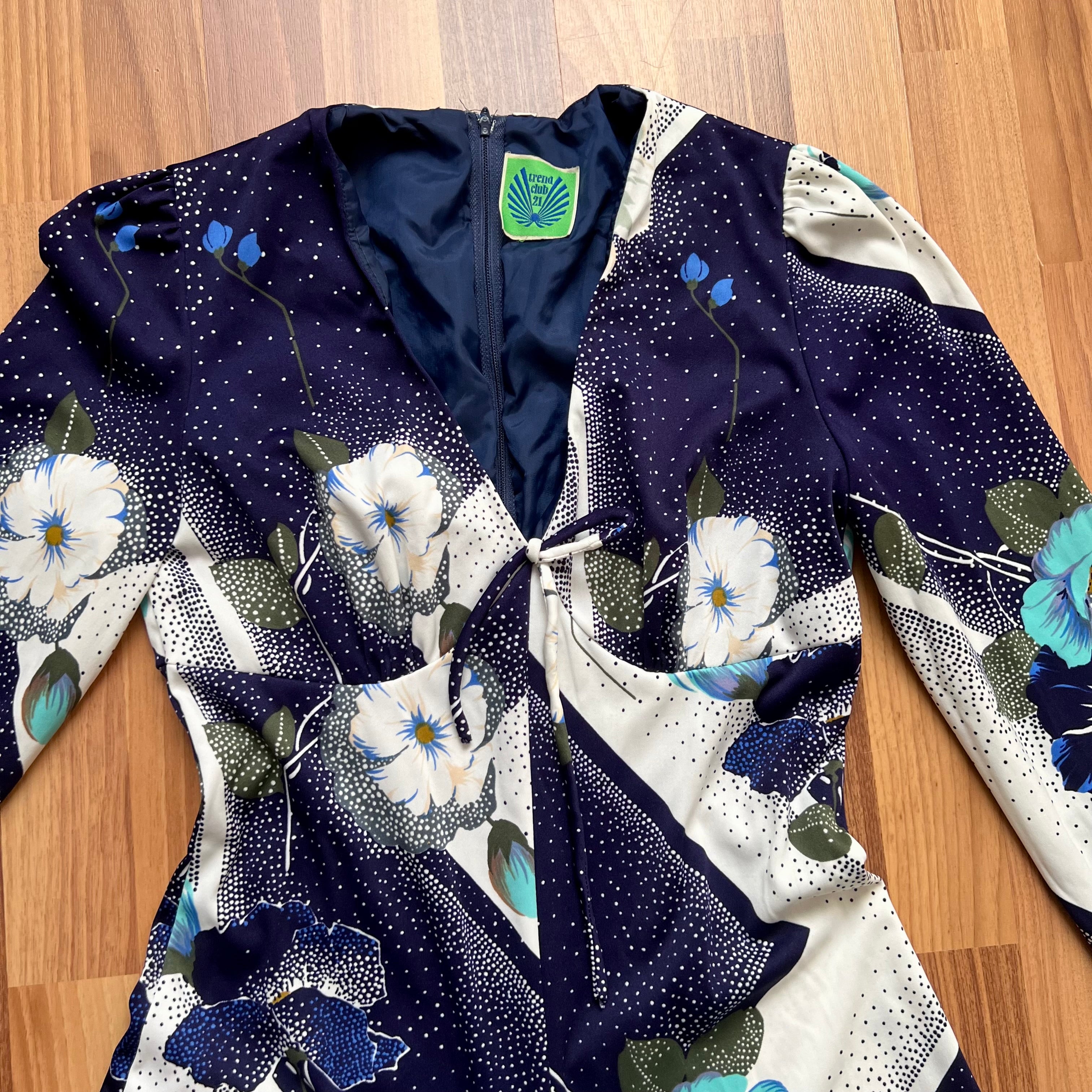 1970s Geometric Floral Maxi Dress V Neck Long Sleeves Hostess Gown Boho Empire Waist EU 36