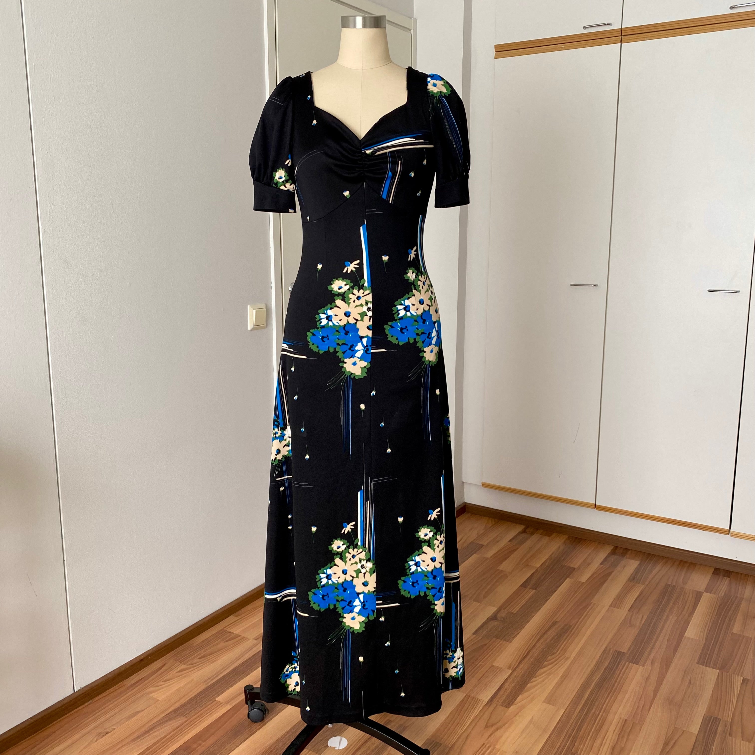 1970s KAUNOTAR Black Floral Maxi Dress-Puff Sleeves Finnish Vintage Dress-