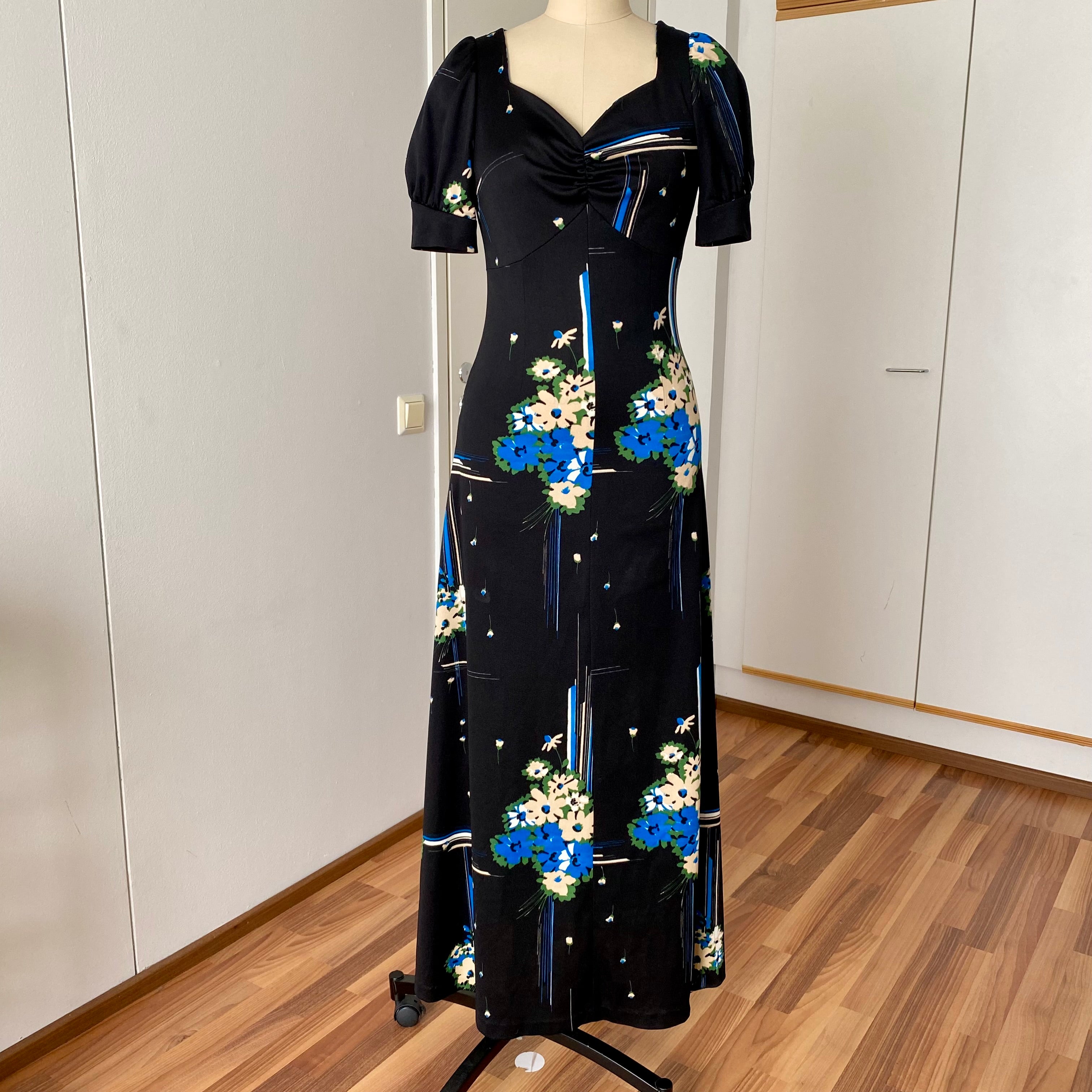 1970s KAUNOTAR Black Floral Maxi Dress-Puff Sleeves Finnish Vintage Dress