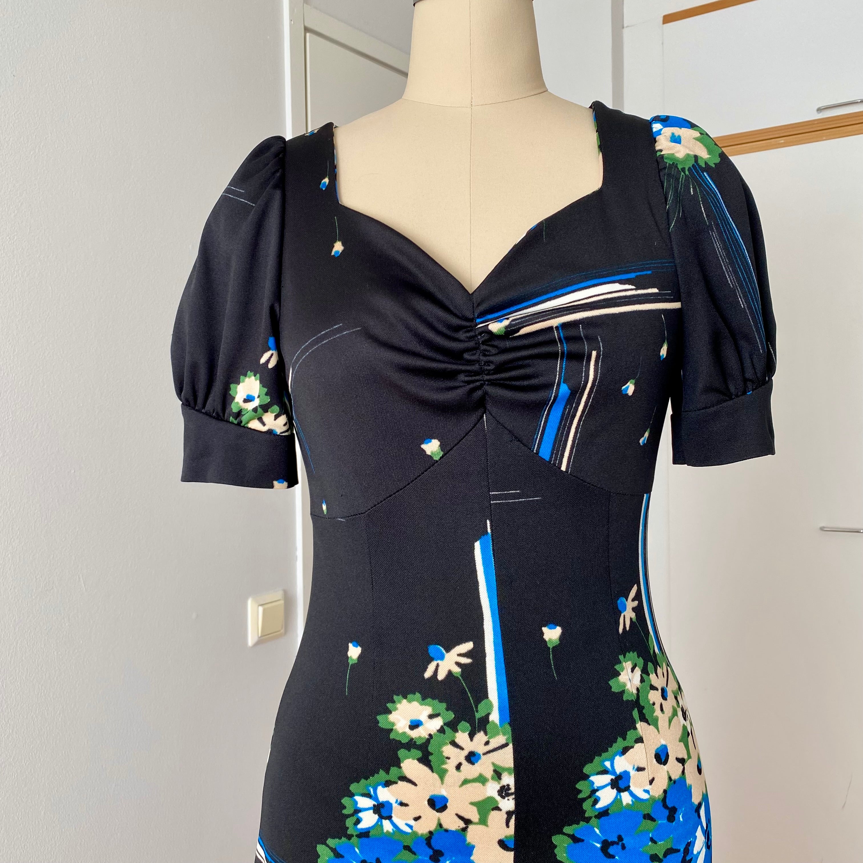 1970s KAUNOTAR Black Floral Maxi Dress-Puff Sleeves Finnish Vintage Dress