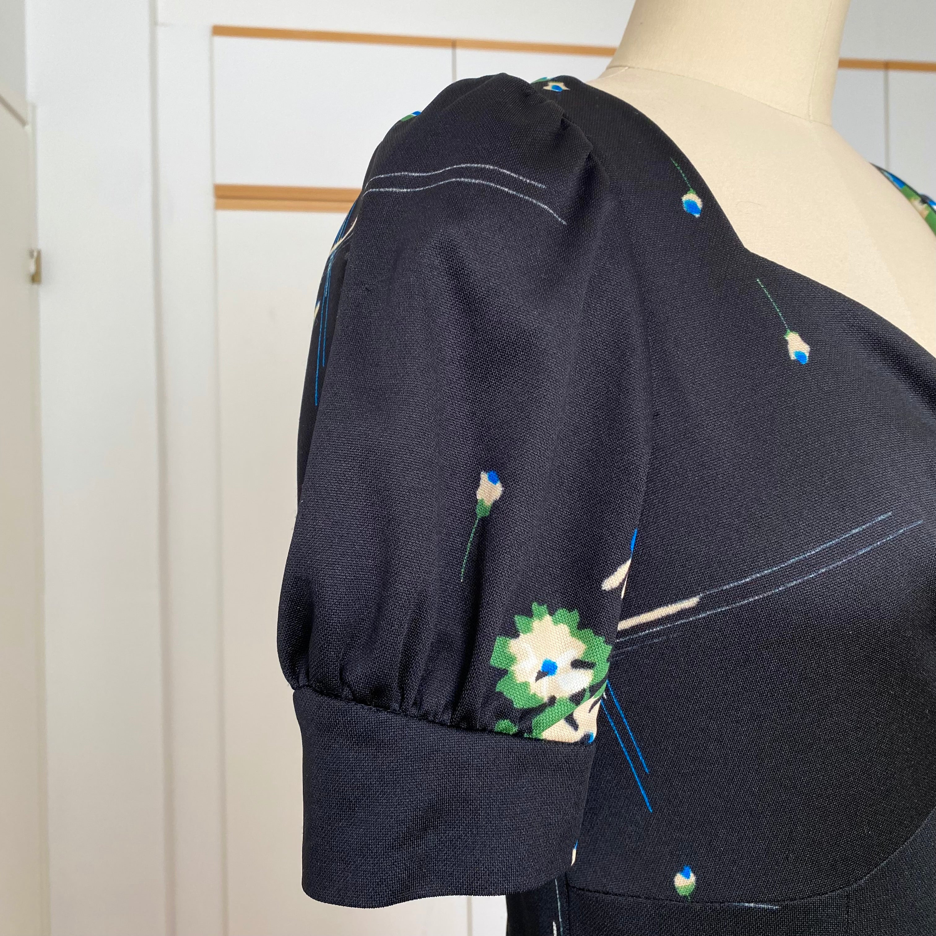 1970s KAUNOTAR Black Floral Maxi Dress-Puff Sleeves Finnish Vintage Dress