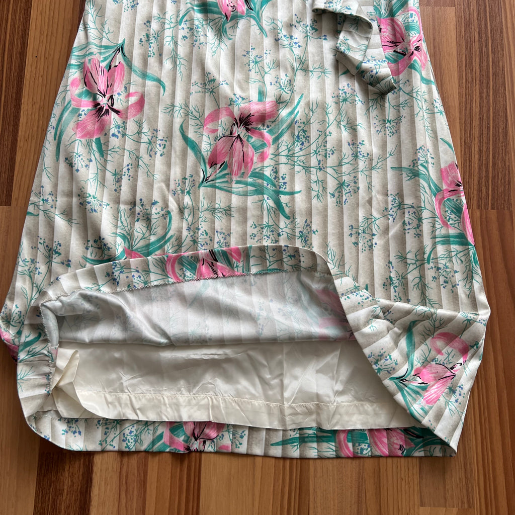 1970s Vintage Floral Shift Dress-Short Sleeves Mini Mod Dress-Retro Secretary Day Dress