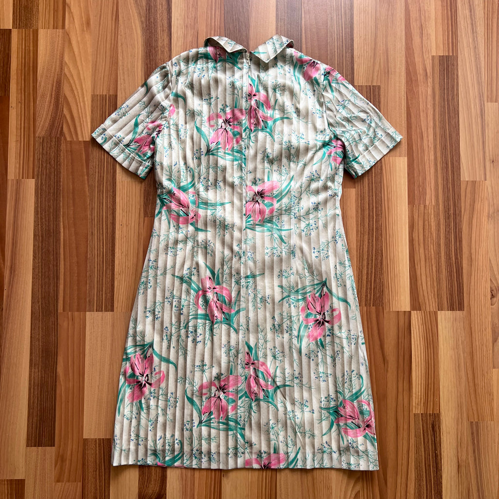 1970s Vintage Floral Shift Dress-Short Sleeves Mini Mod Dress-Retro Secretary Day Dress
