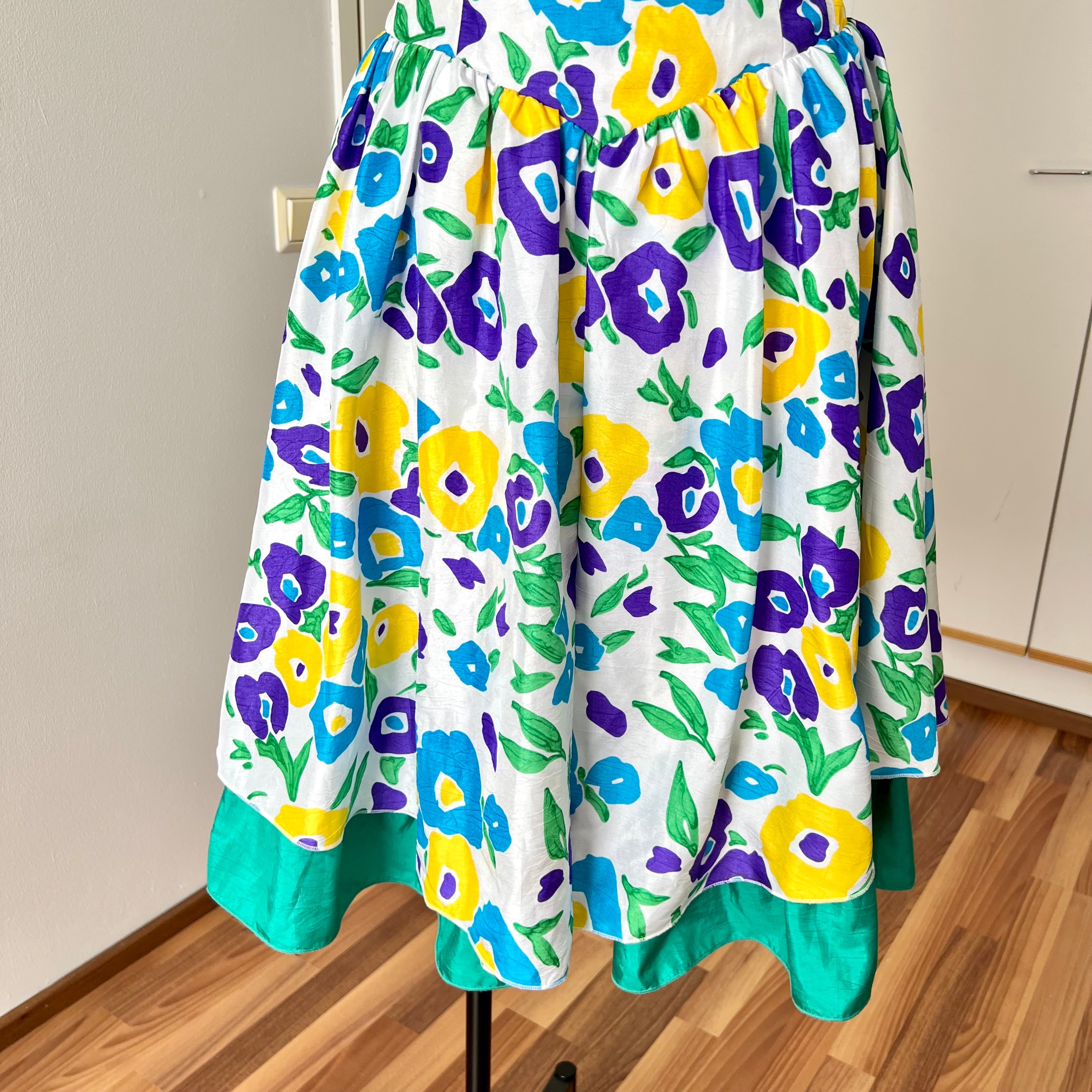 1980s VERA MONT Floral Party Dress-Sweetheart Bustier Cocktail Dress