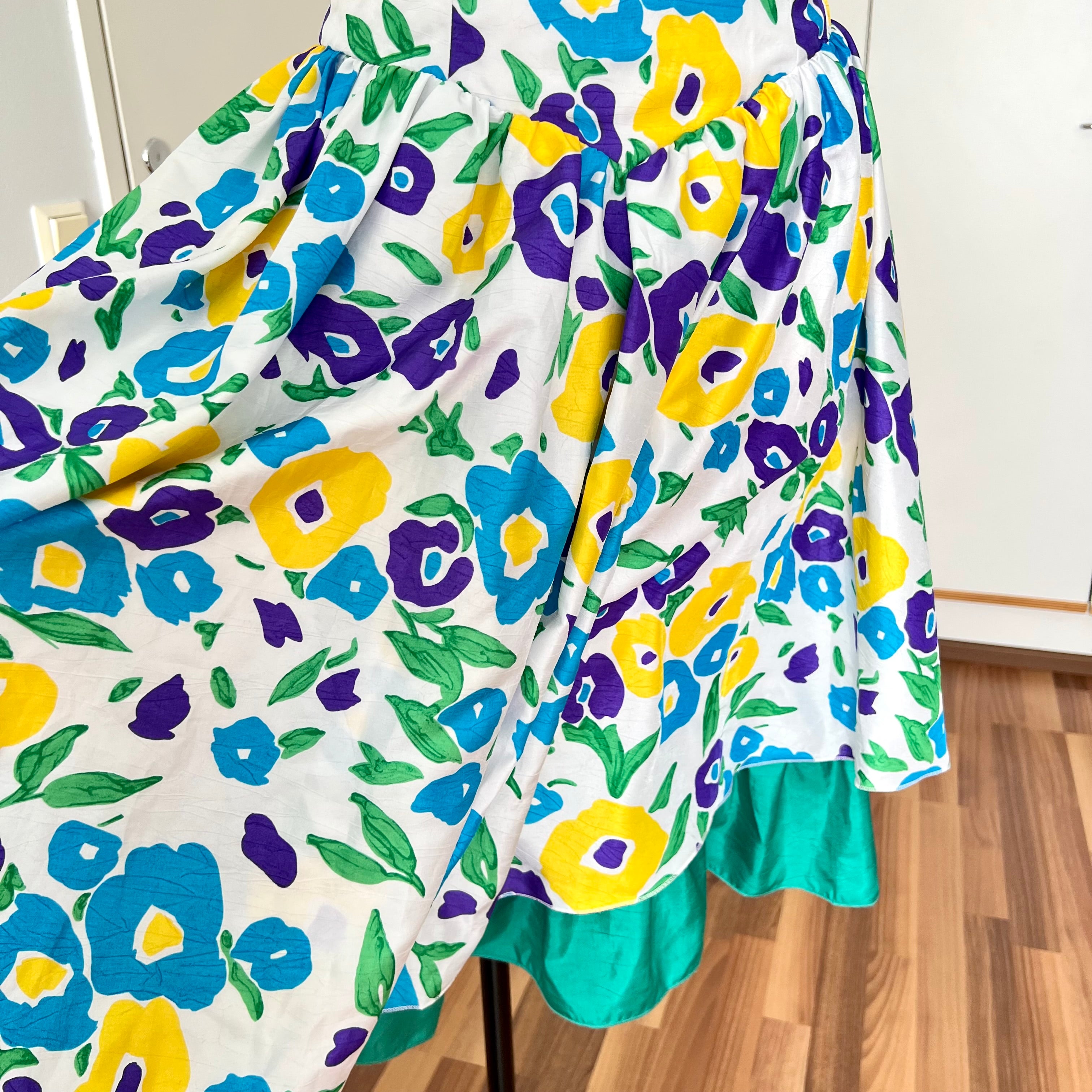 1980s VERA MONT Floral Party Dress-Sweetheart Bustier Cocktail Dress