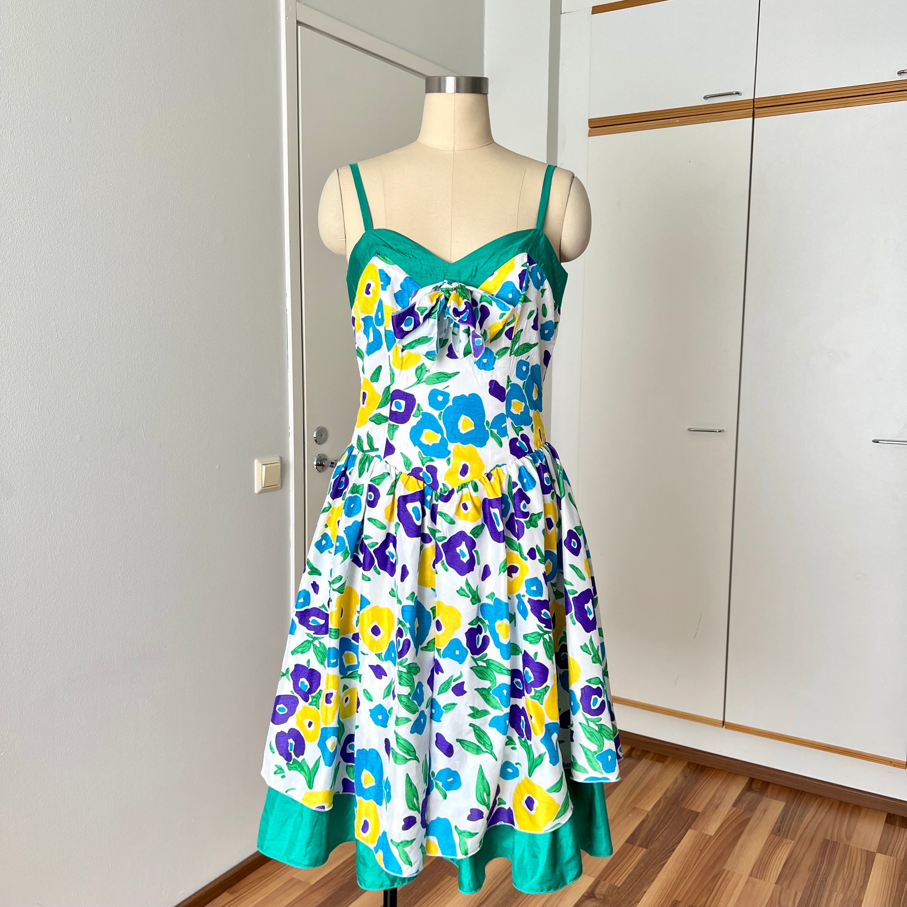 1980s VERA MONT Floral Party Dress-Sweetheart Bustier Cocktail Dress