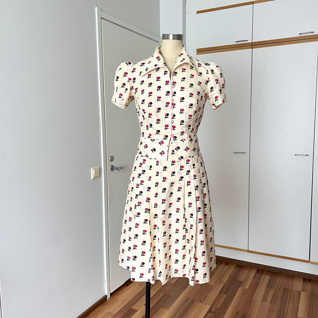 1970s Floral Two Piece Skirt Set-70s Dagger Collar Puff Sleeves Blouse & Pleated Skirt Co-ord