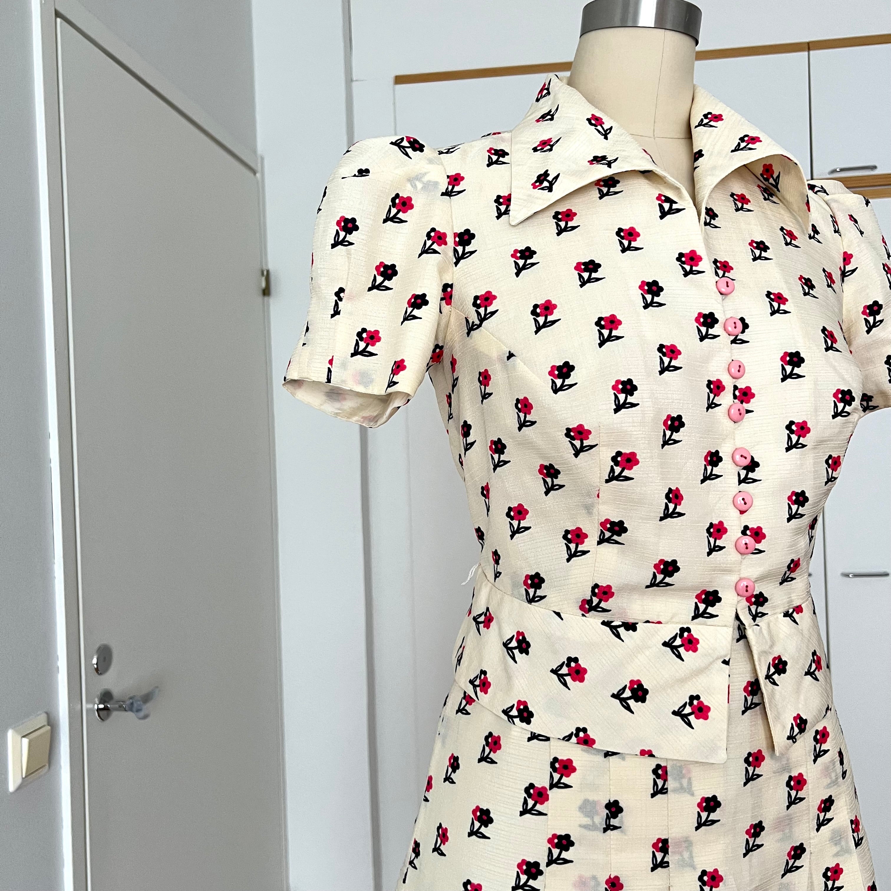 1970s Floral Two Piece Skirt Set-70s Dagger Collar Puff Sleeves Blouse & Pleated Skirt Co-ord