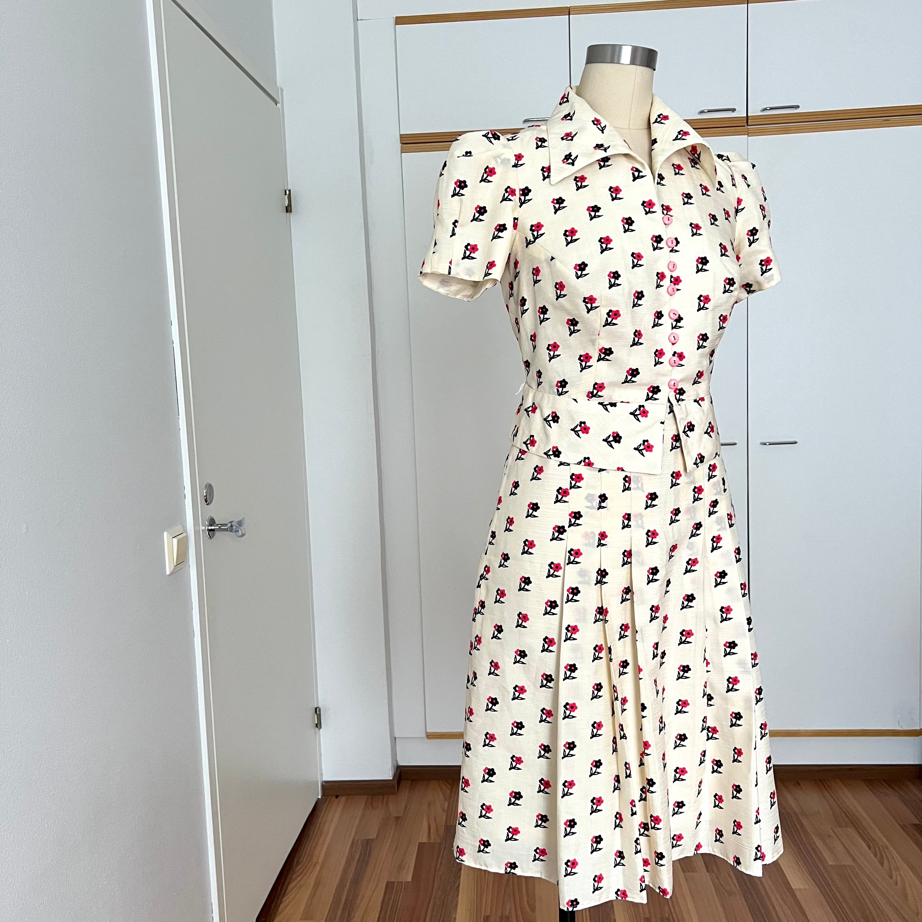 1970s Floral Two Piece Skirt Set-70s Dagger Collar Puff Sleeves Blouse & Pleated Skirt Co-ord