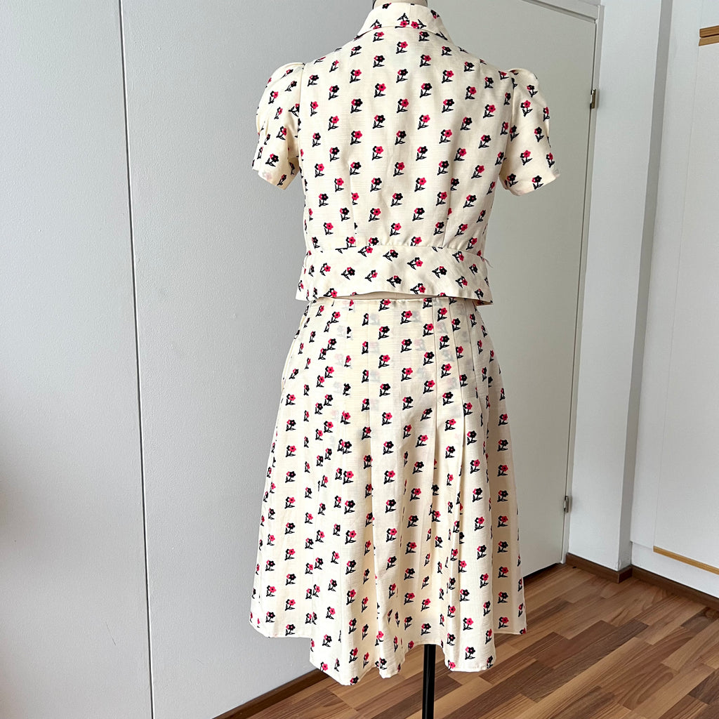 1970s Floral Two Piece Skirt Set-70s Dagger Collar Puff Sleeves Blouse & Pleated Skirt Co-ord