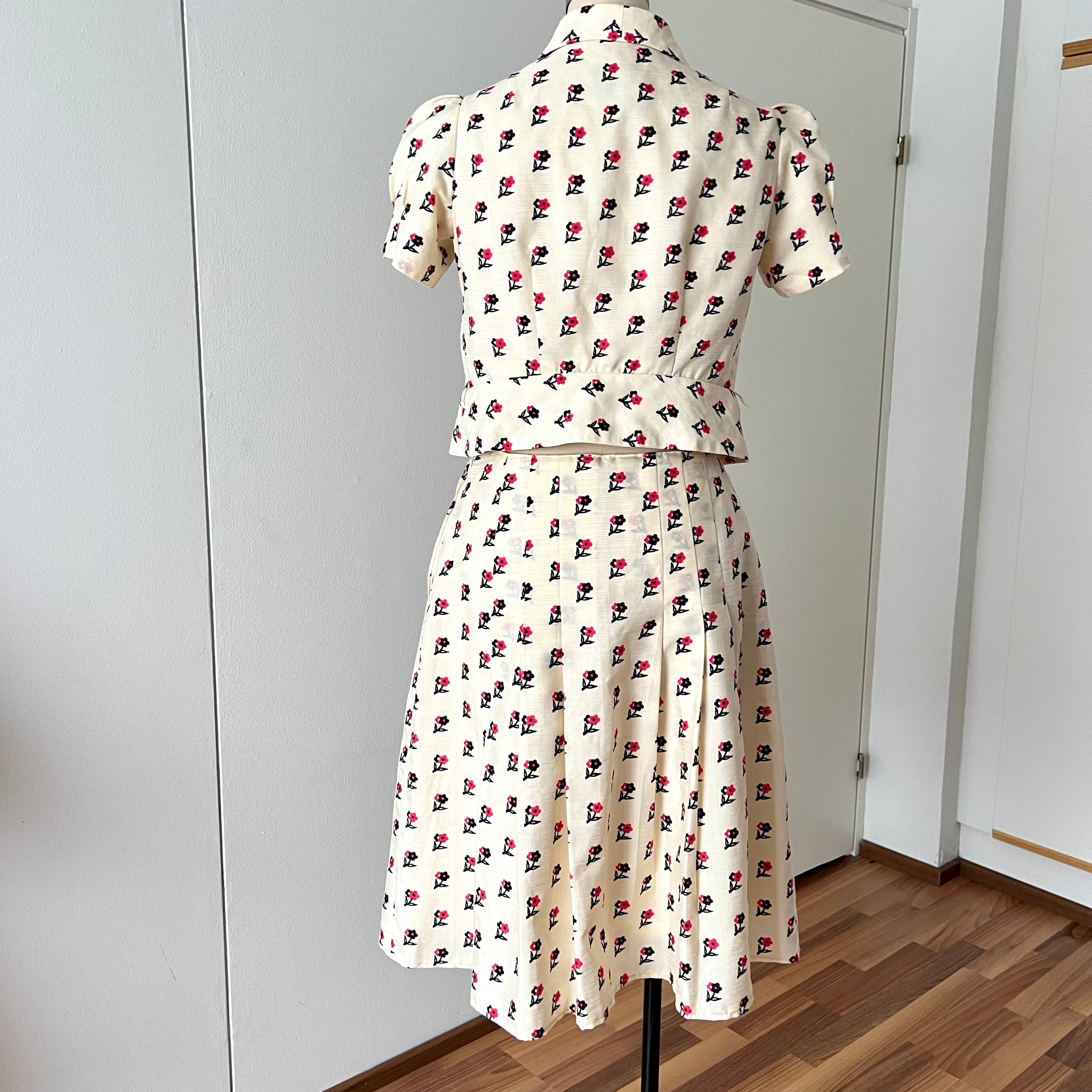 1970s Floral Two Piece Skirt Set-70s Dagger Collar Puff Sleeves Blouse & Pleated Skirt Co-ord