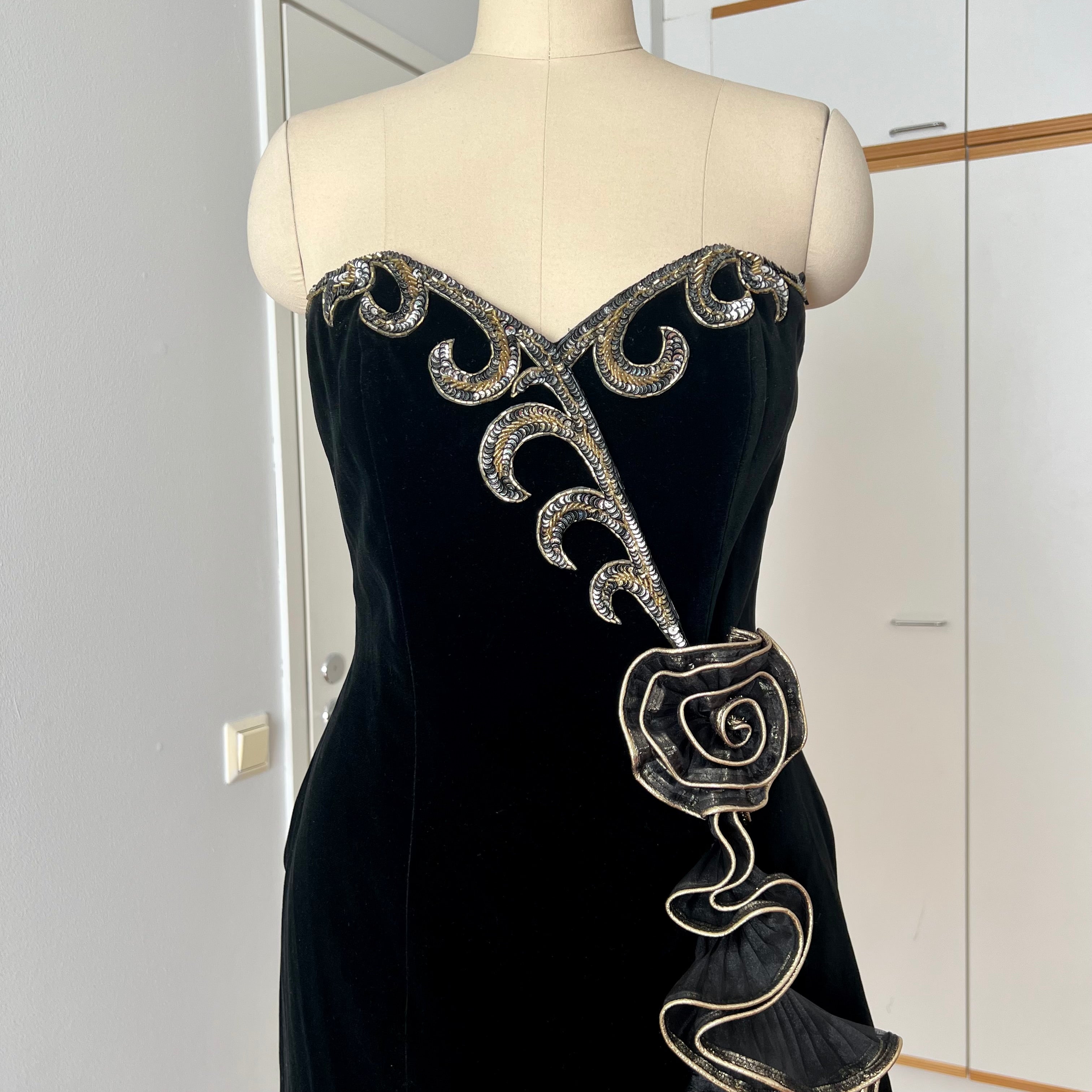 1980s Black Strapless Prom Dress-DAVID BUTLER Gold Sequin Cocktail Mini Gown