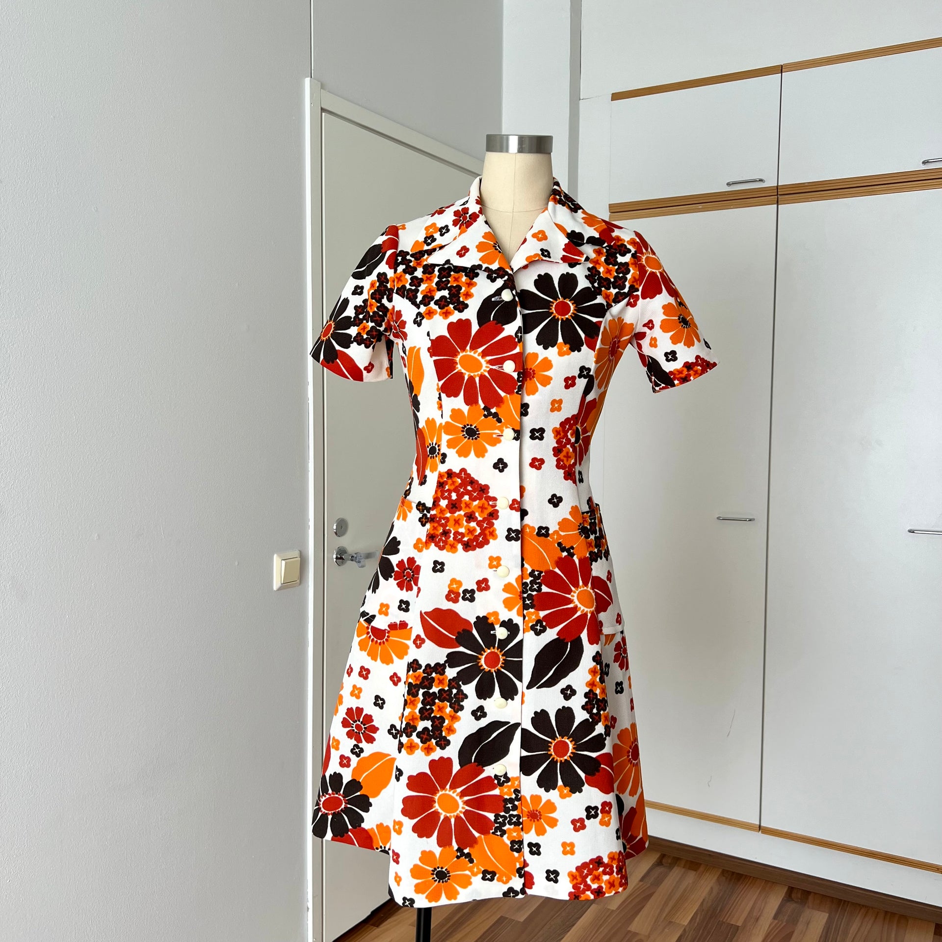 1970s Mod Floral Mini Dress-Flower Power Space Age Aline Gogo Twiggy S – Nana's Vintage Shack